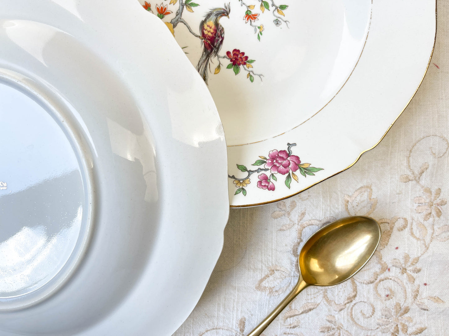 7 Assiettes creuses en porcelaine Française Céranord modèle "REGENCE" motif oiseau de paradis