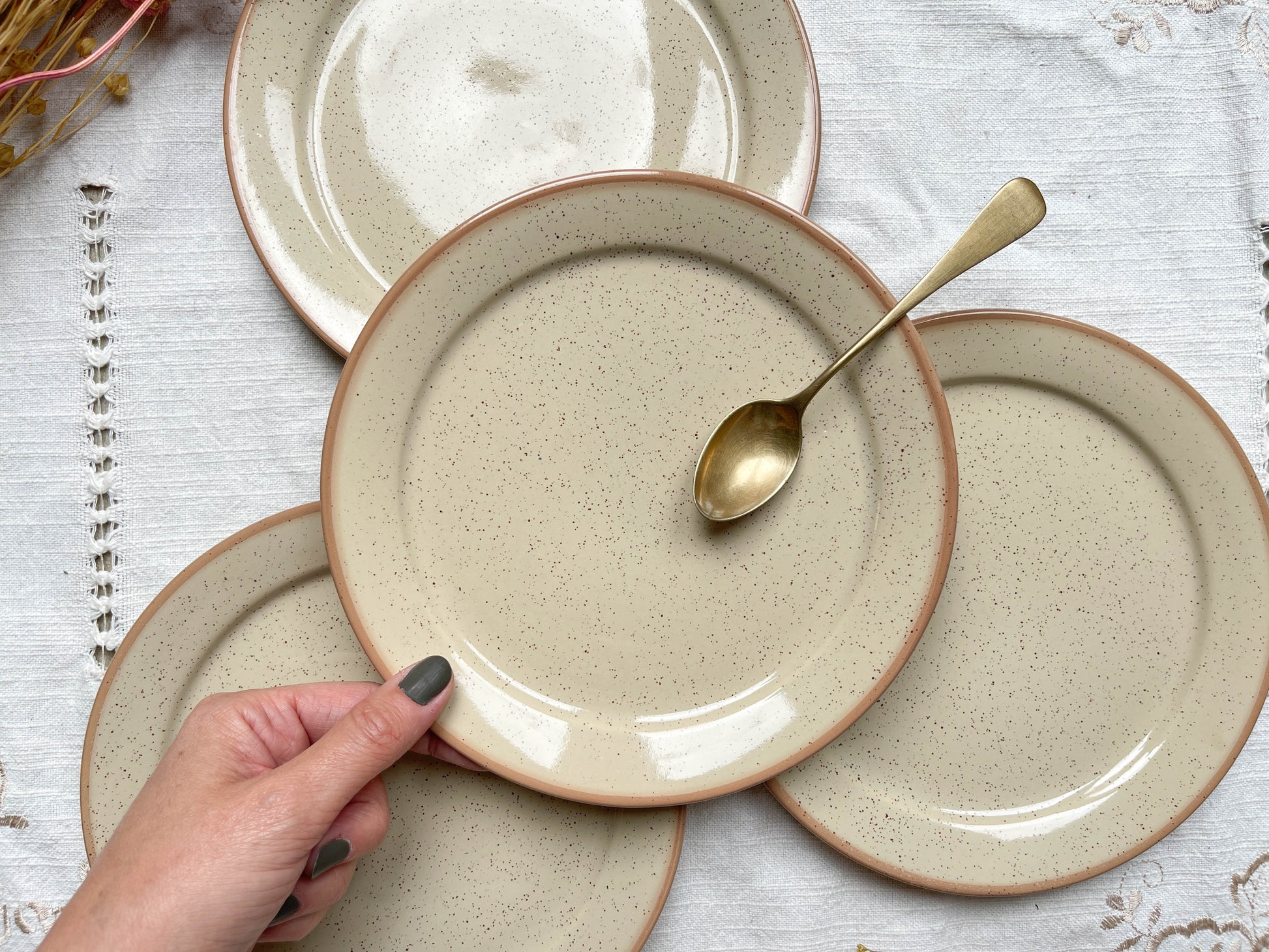 4 Petites Assiettes en grès moucheté style Tulowice mid century XXeme