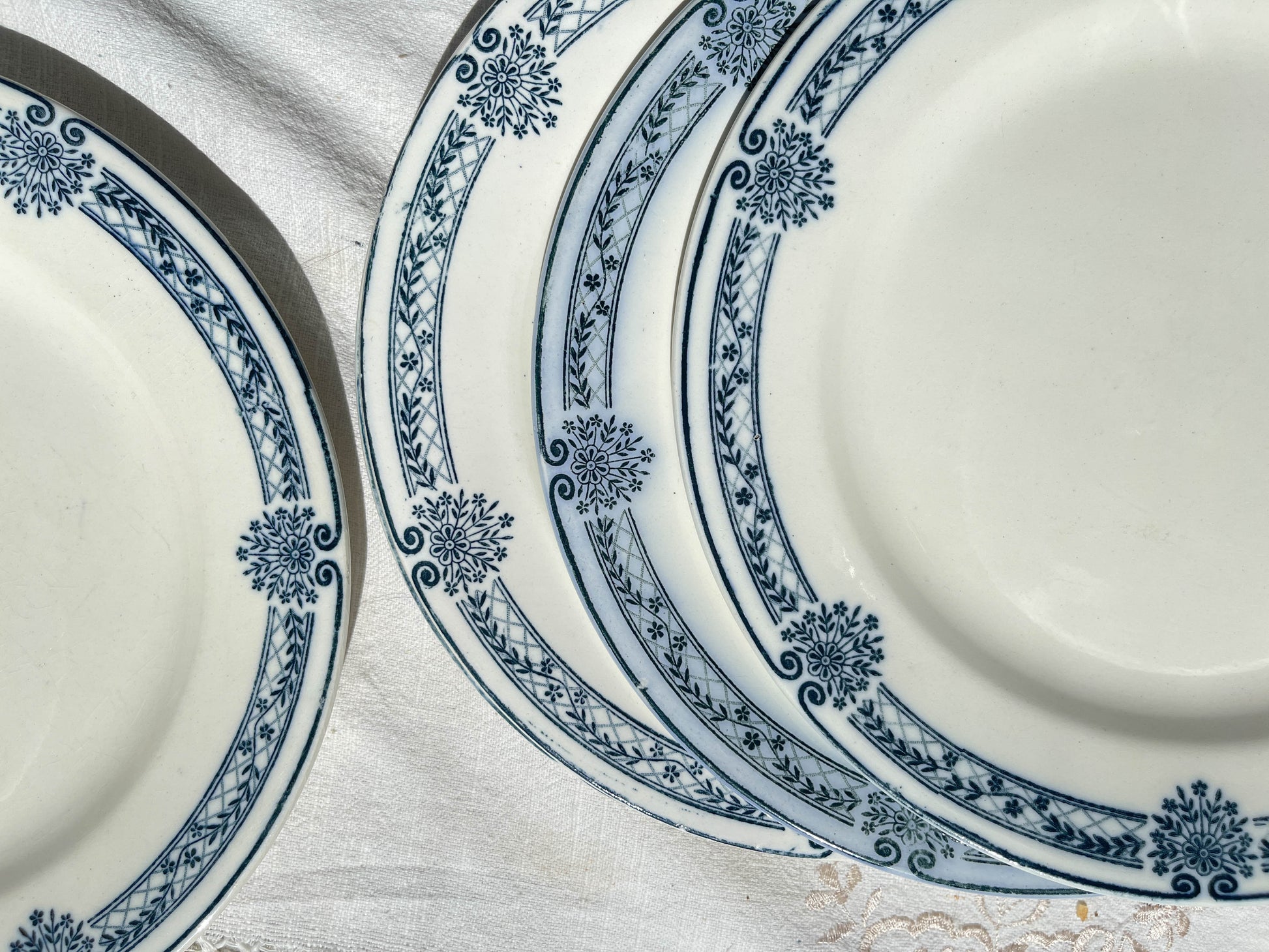 6 Assiettes plates Terre de fer bleue Salins modèle Arbois Ennege