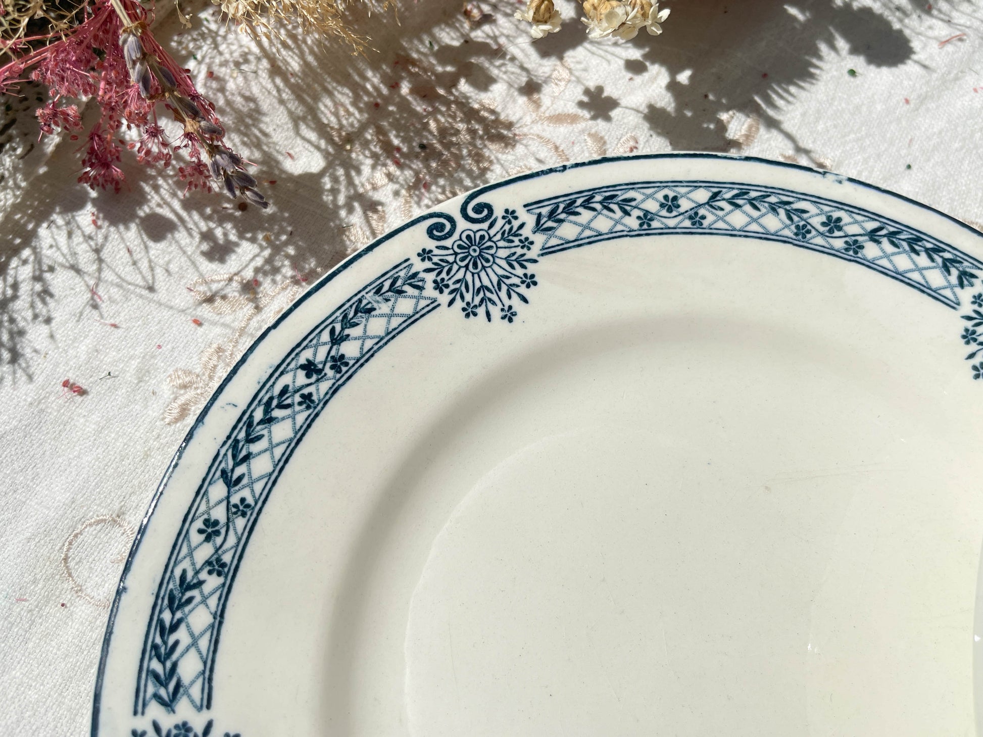 6 Petites Assiettes Terre de fer bleue Salins modèle Arbois Ennege