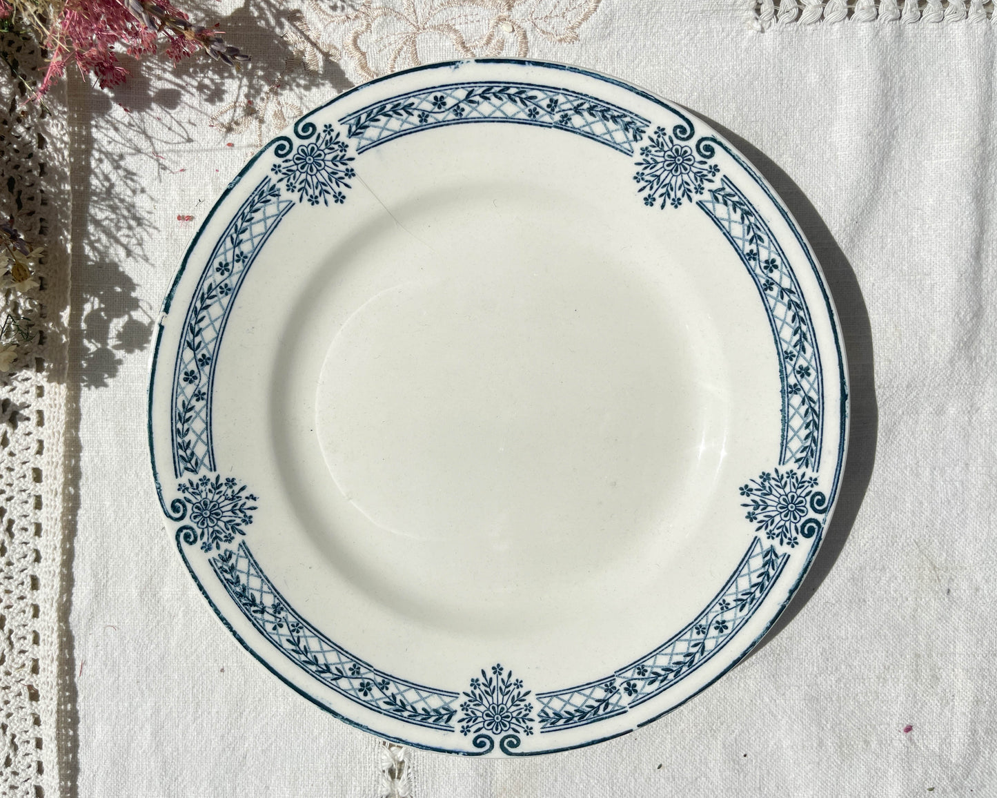 5 Petites Assiettes Terre de fer bleue Salins modèle Arbois Ennege