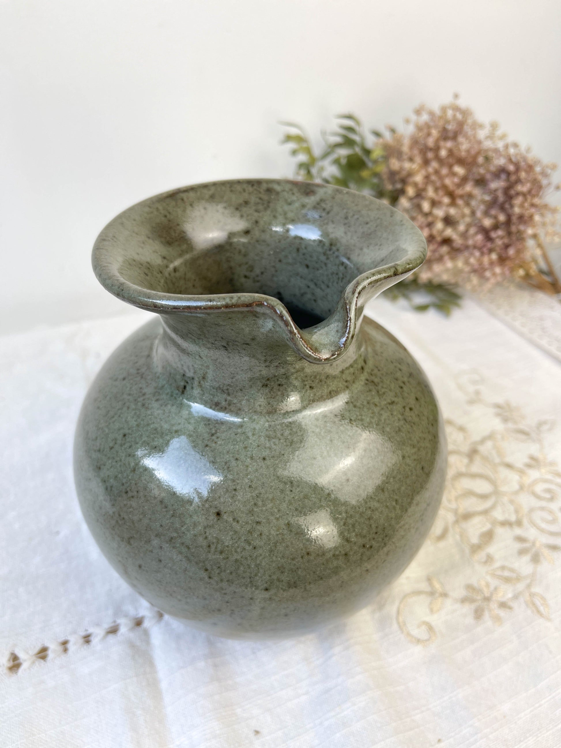 Carafe vintage en grès gris/vert style art déco