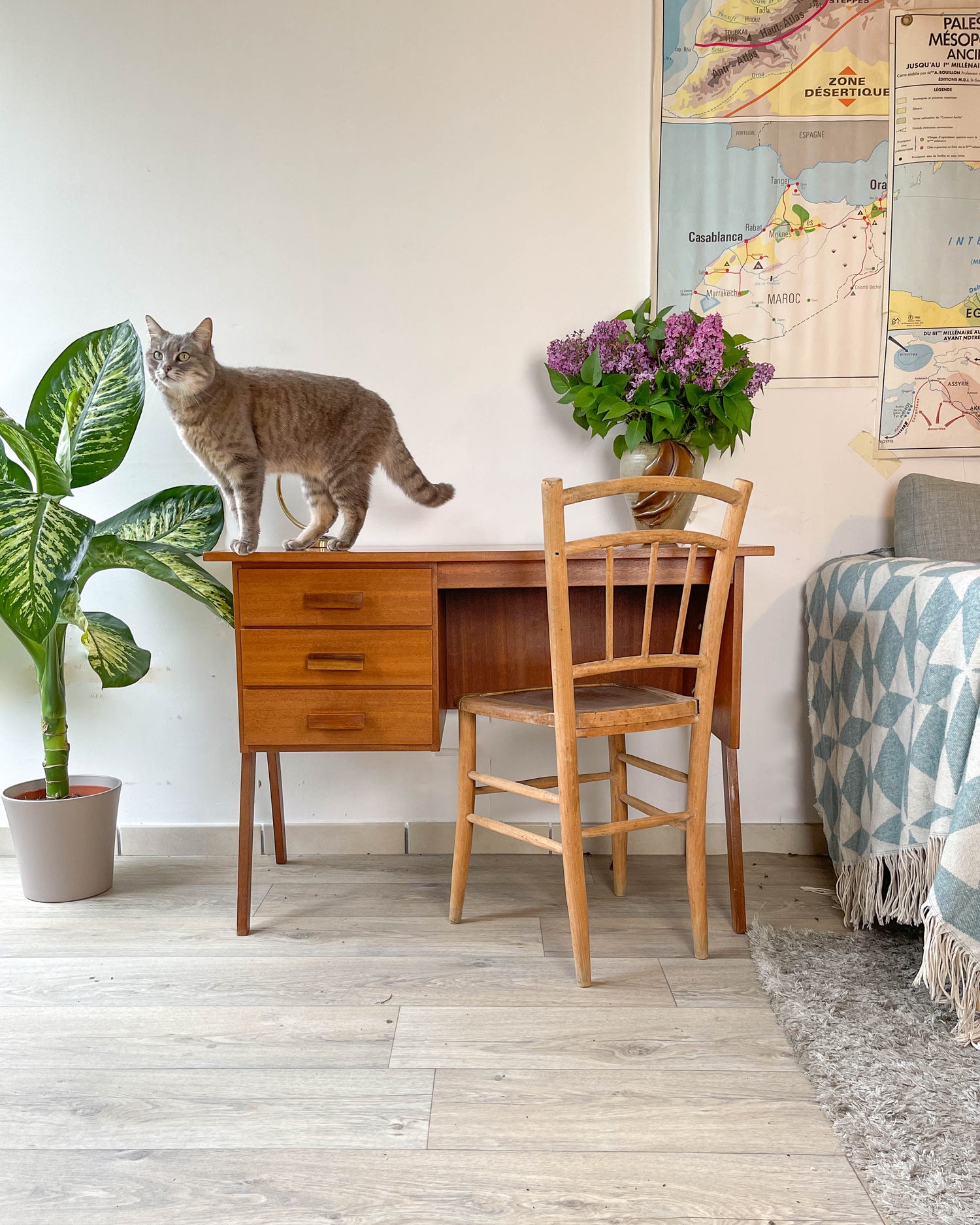 Bureau vintage pieds compas 1950 3 tiroirs
