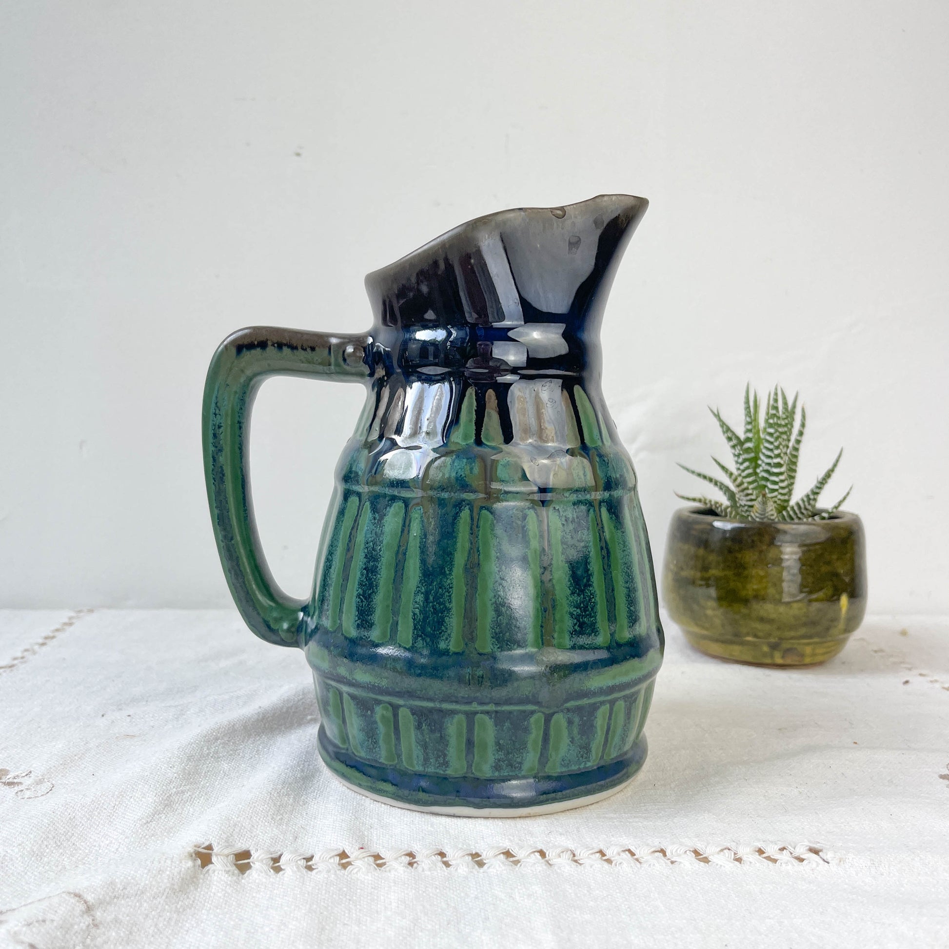 Carafe vintage en céramique à glaçure verte et bleue