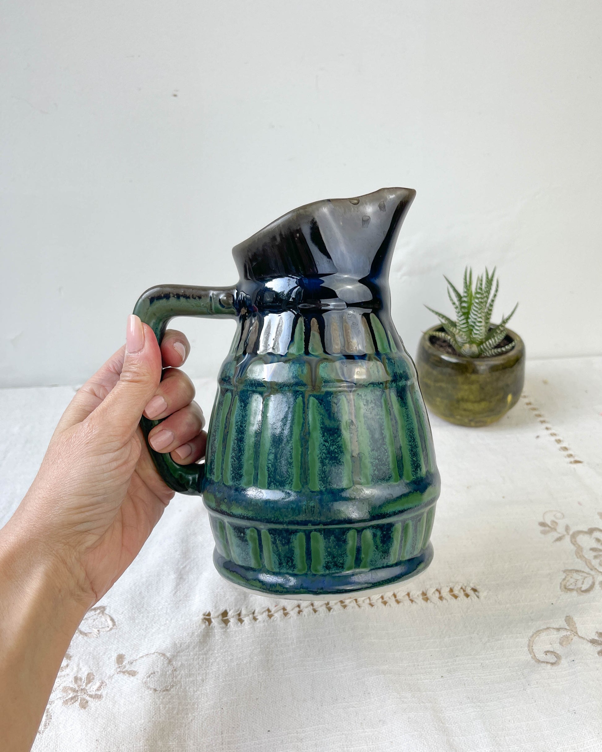 Carafe vintage en céramique à glaçure verte et bleue