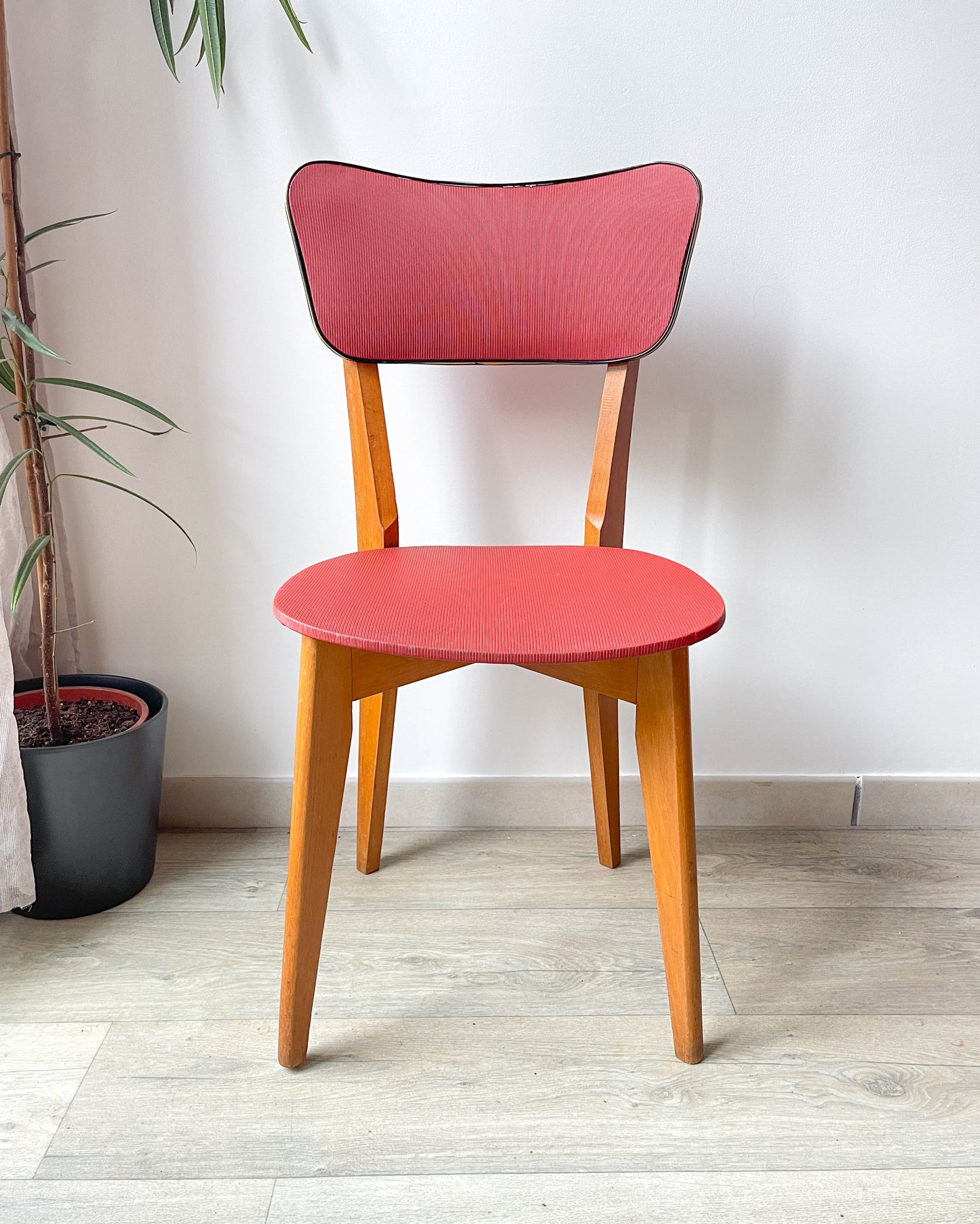 Chaises vintage années 60 bois et skaï rouge