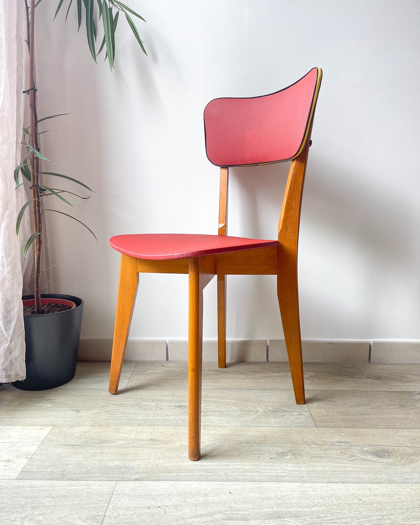 Chaises vintage années 60 bois et skaï rouge