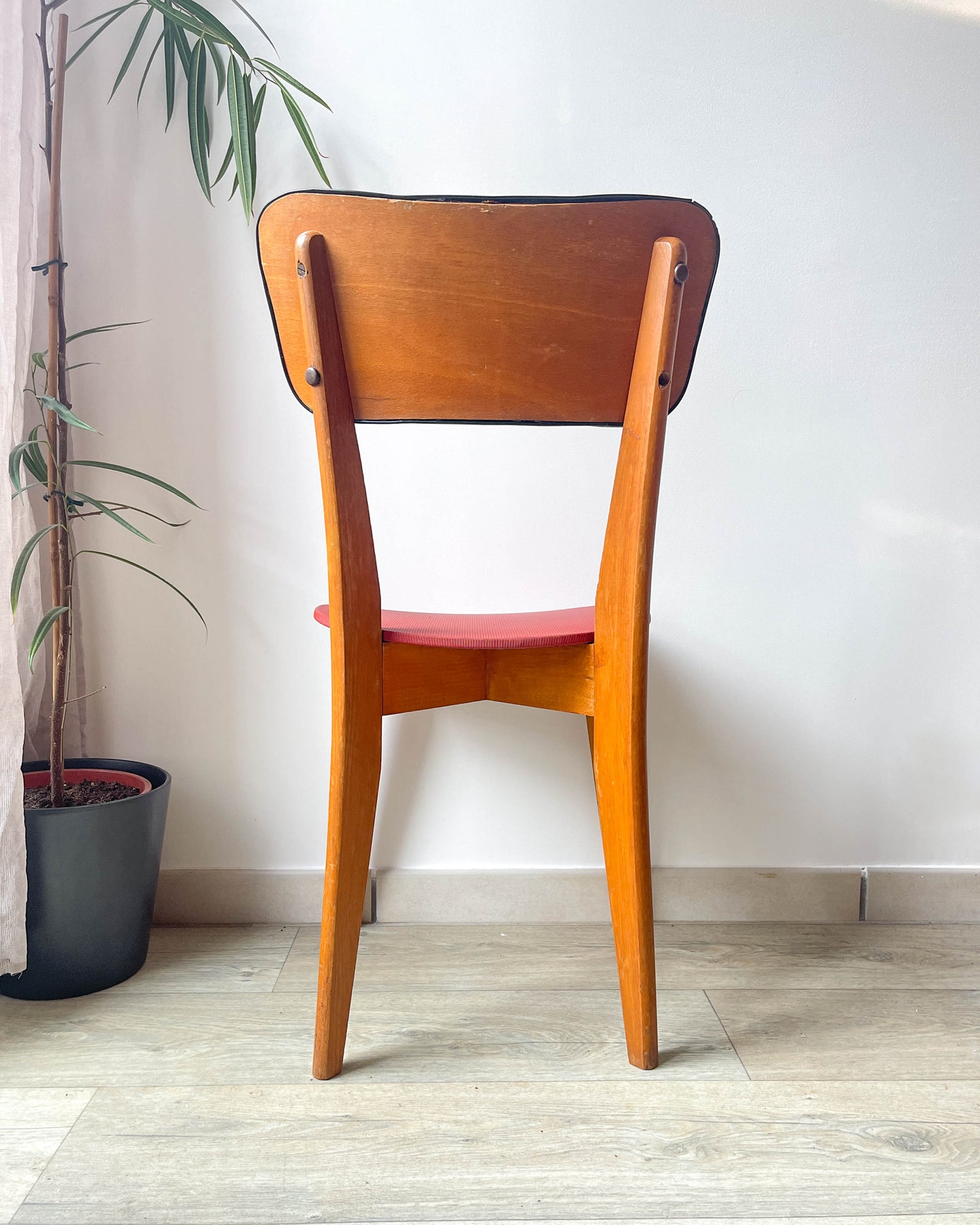 Chaises vintage années 60 bois et skaï rouge