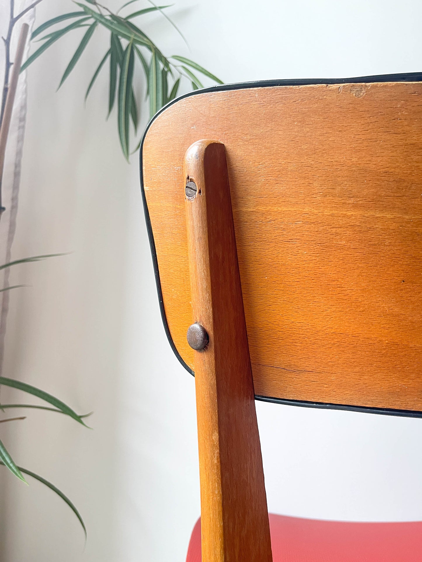 Chaises vintage années 60 bois et skaï rouge