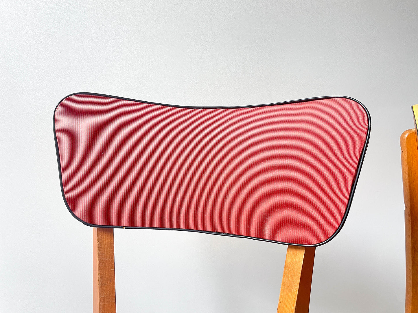 Chaises vintage années 60 bois et skaï rouge