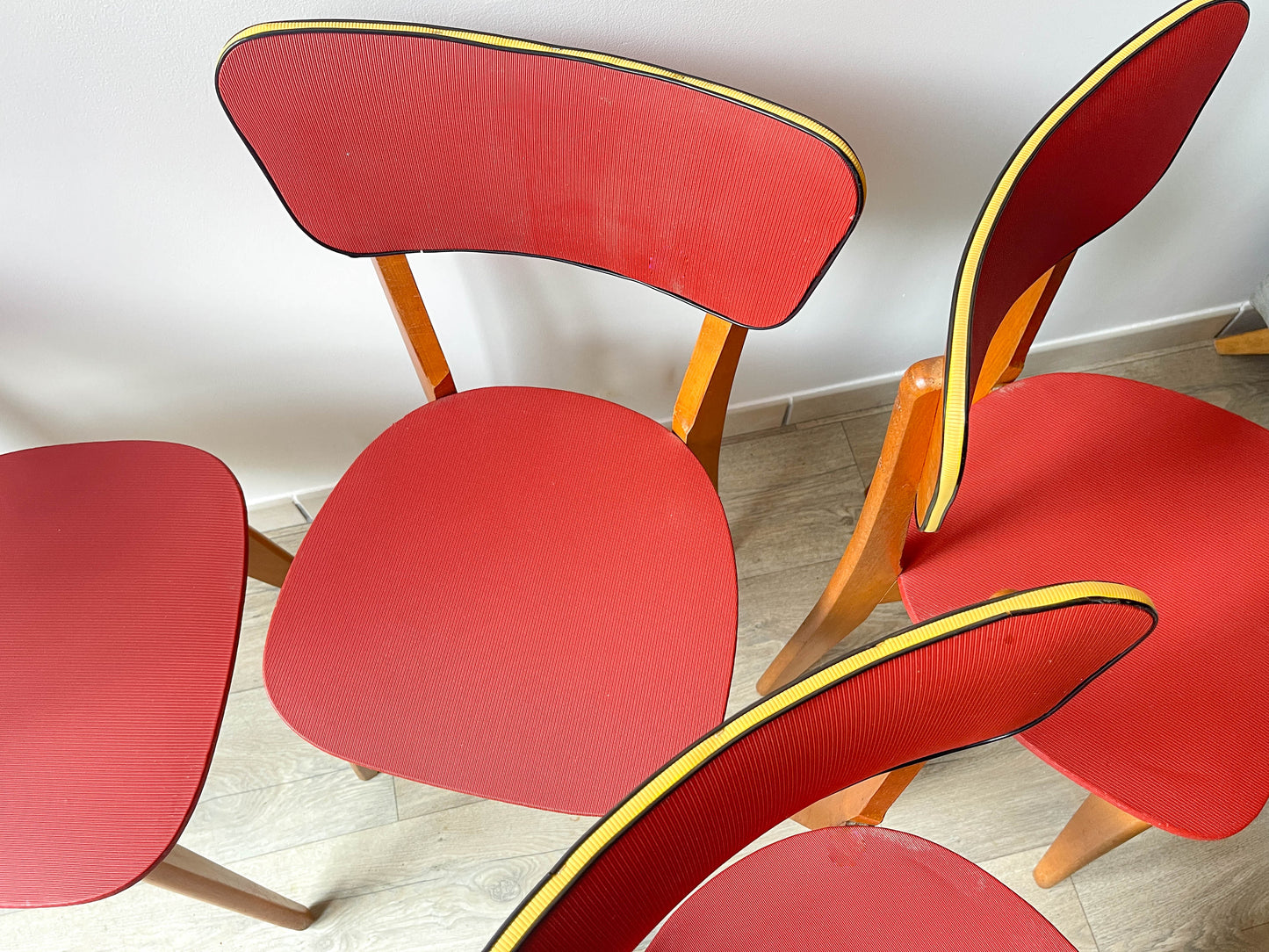 Chaises vintage années 60 bois et skaï rouge