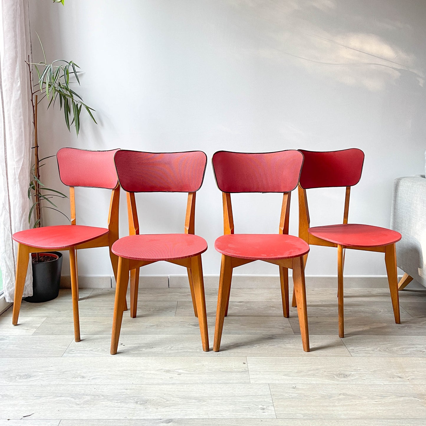 Chaises vintage années 60 bois et skaï rouge