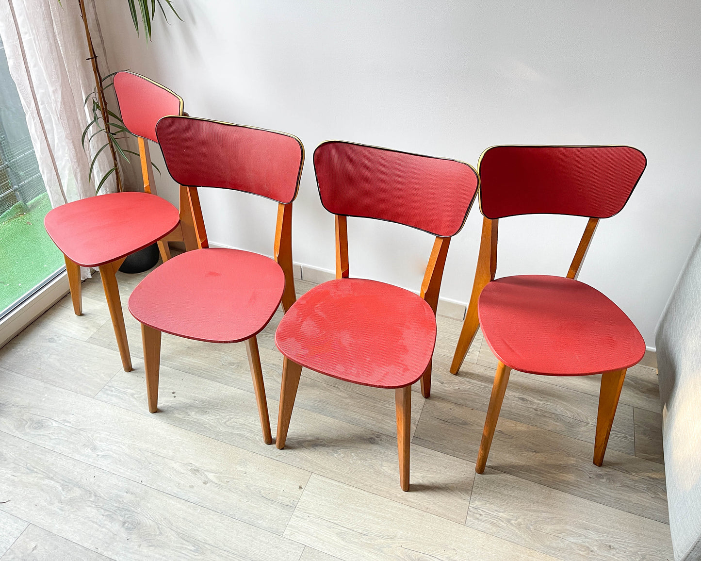 Chaises vintage années 60 bois et skaï rouge