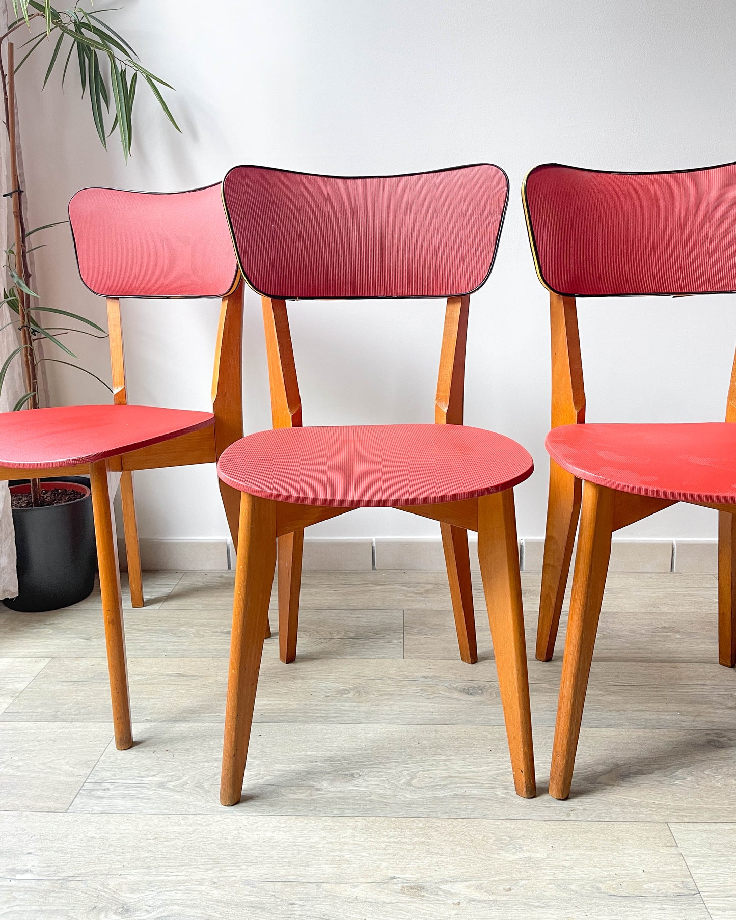 Chaises vintage années 60 bois et skaï rouge