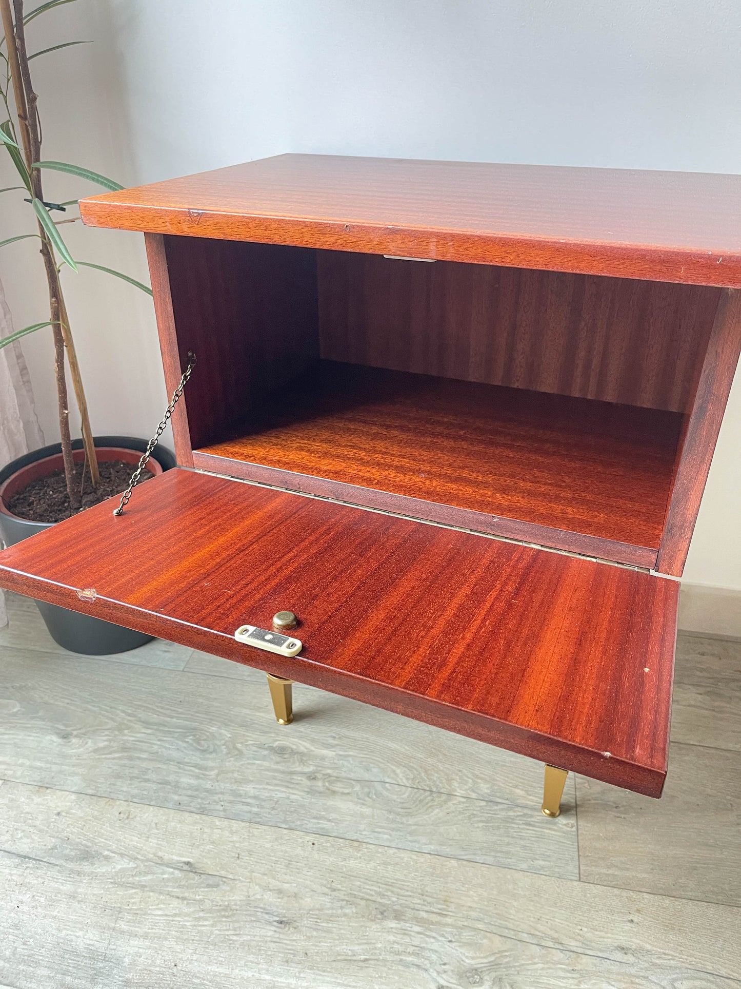Table de chevet vintage bois et laiton, 1950