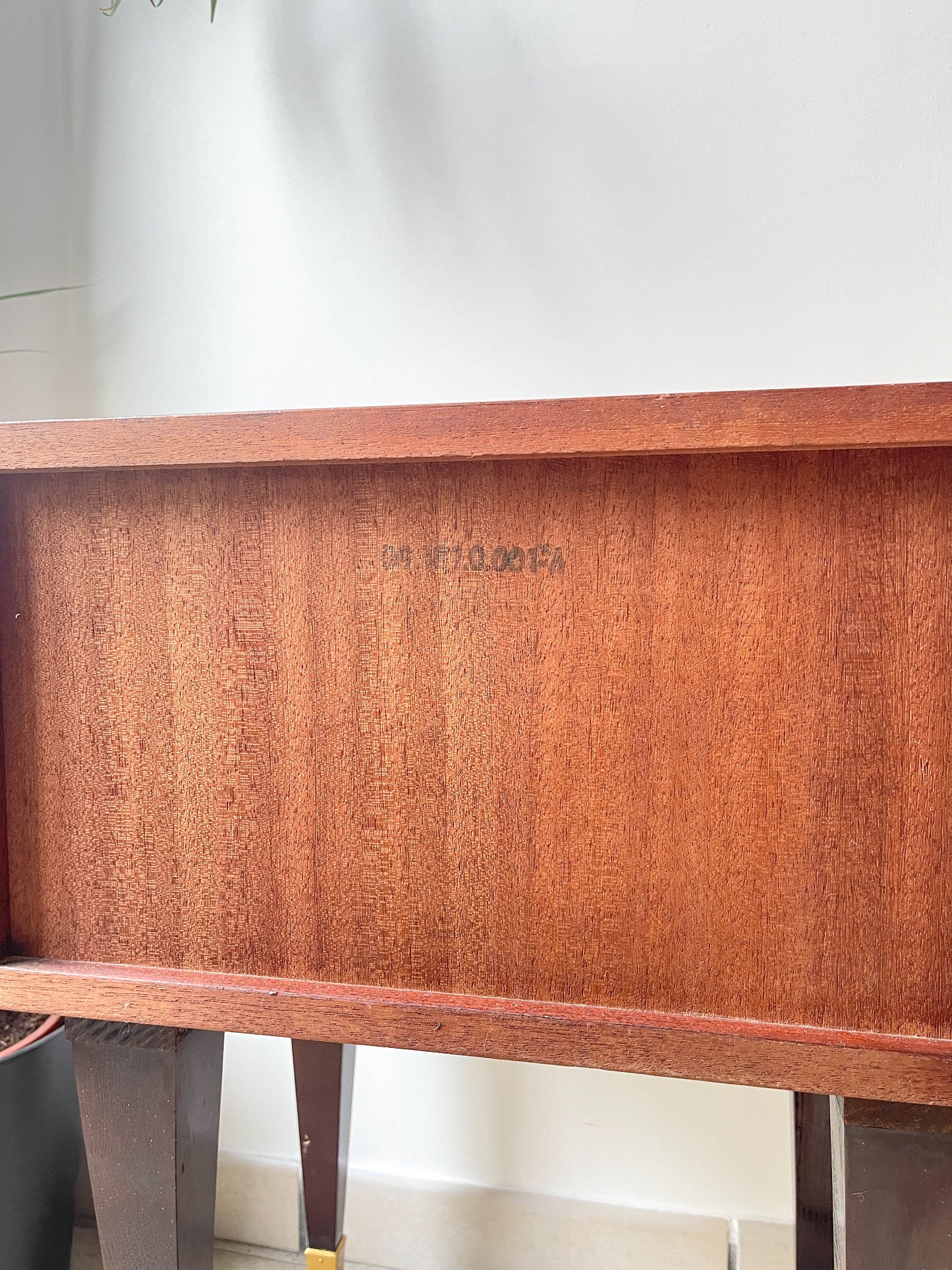 Table de chevet vintage bois et laiton, 1950