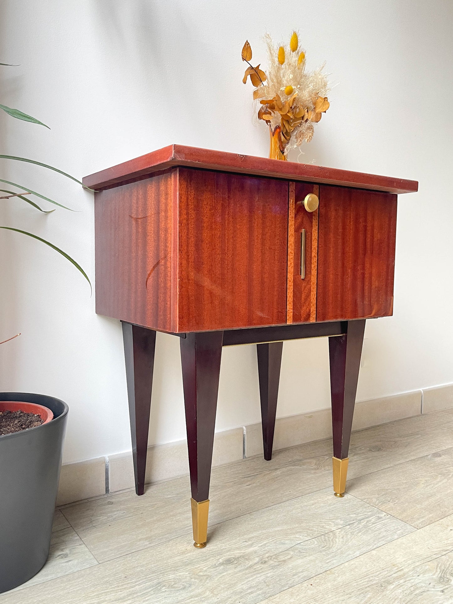 Table de chevet vintage bois et laiton, 1950