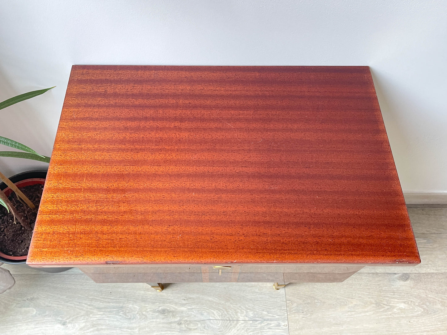 Table de chevet vintage bois et laiton, 1950