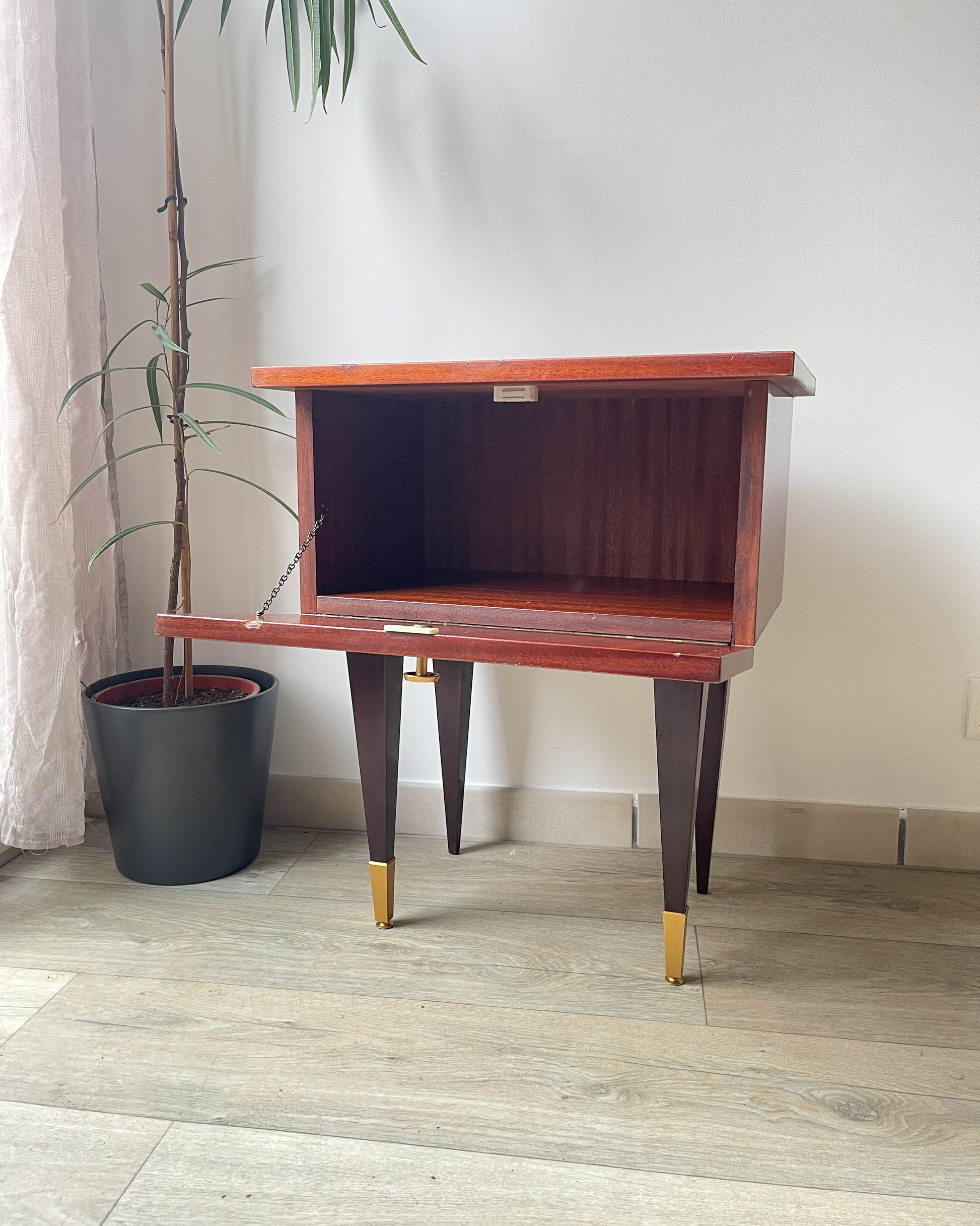 Table de chevet vintage bois et laiton, 1950