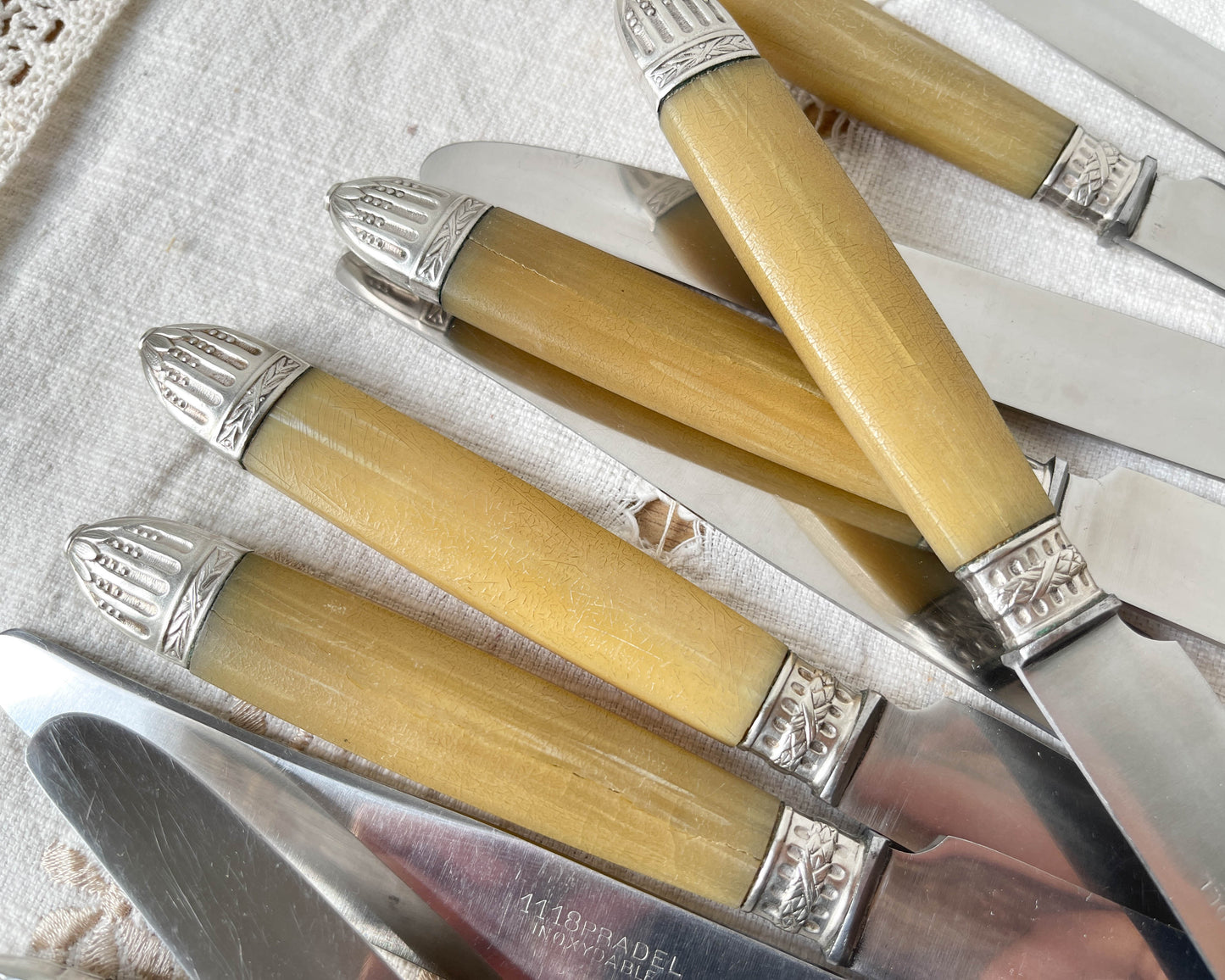 12 couteaux vintage bakélite Inox Pradel