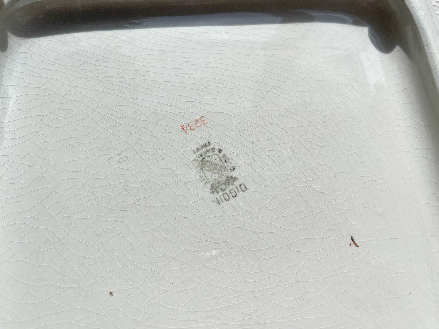 Dessous de plat Terre de fer Digoin Sarreguemins modèle 3984 Motif fleuris noir Made in France