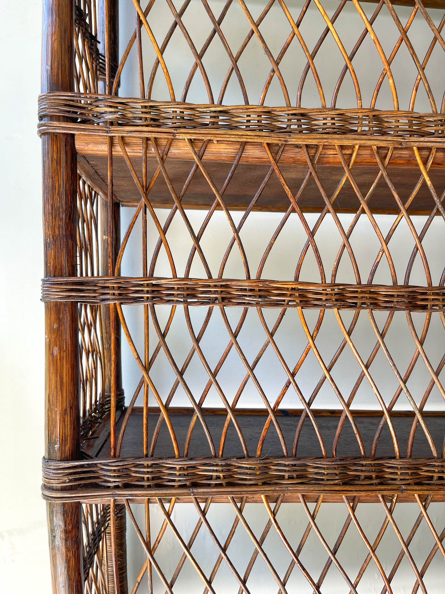 Etagère en rotin vintage style asiatique