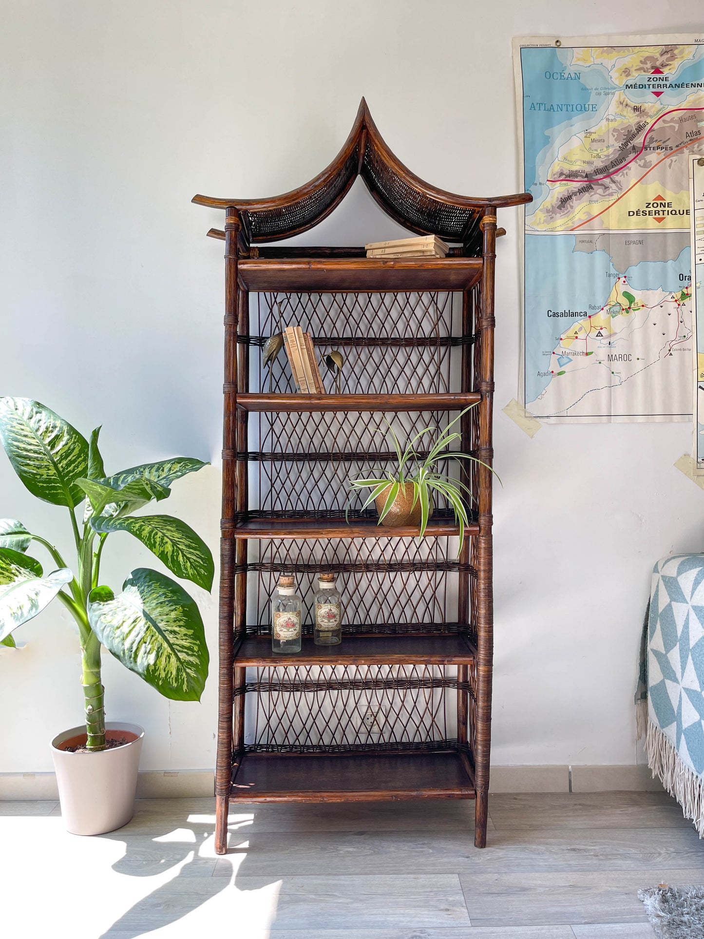 Etagère en rotin vintage style asiatique