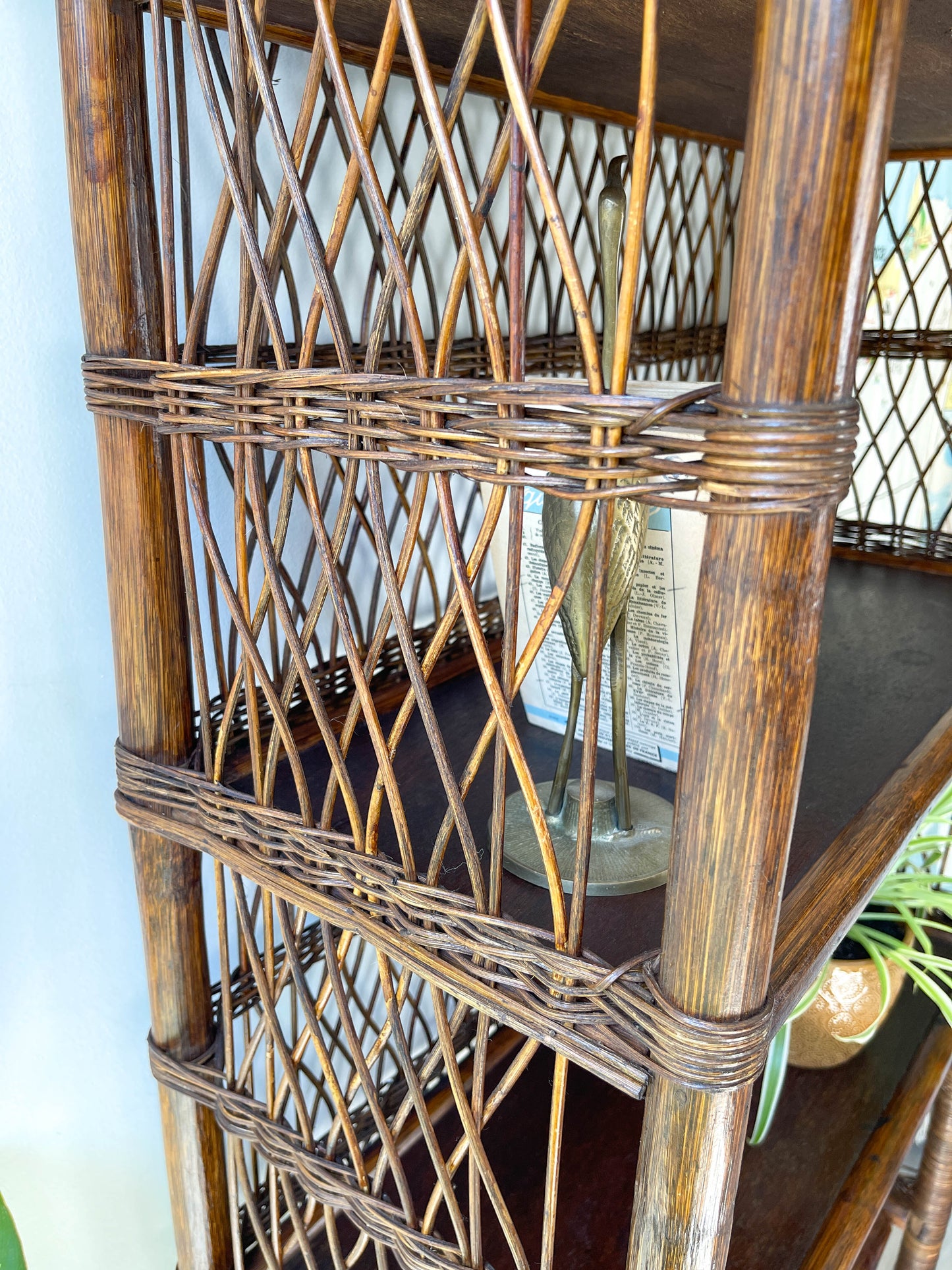 Etagère en rotin vintage style asiatique