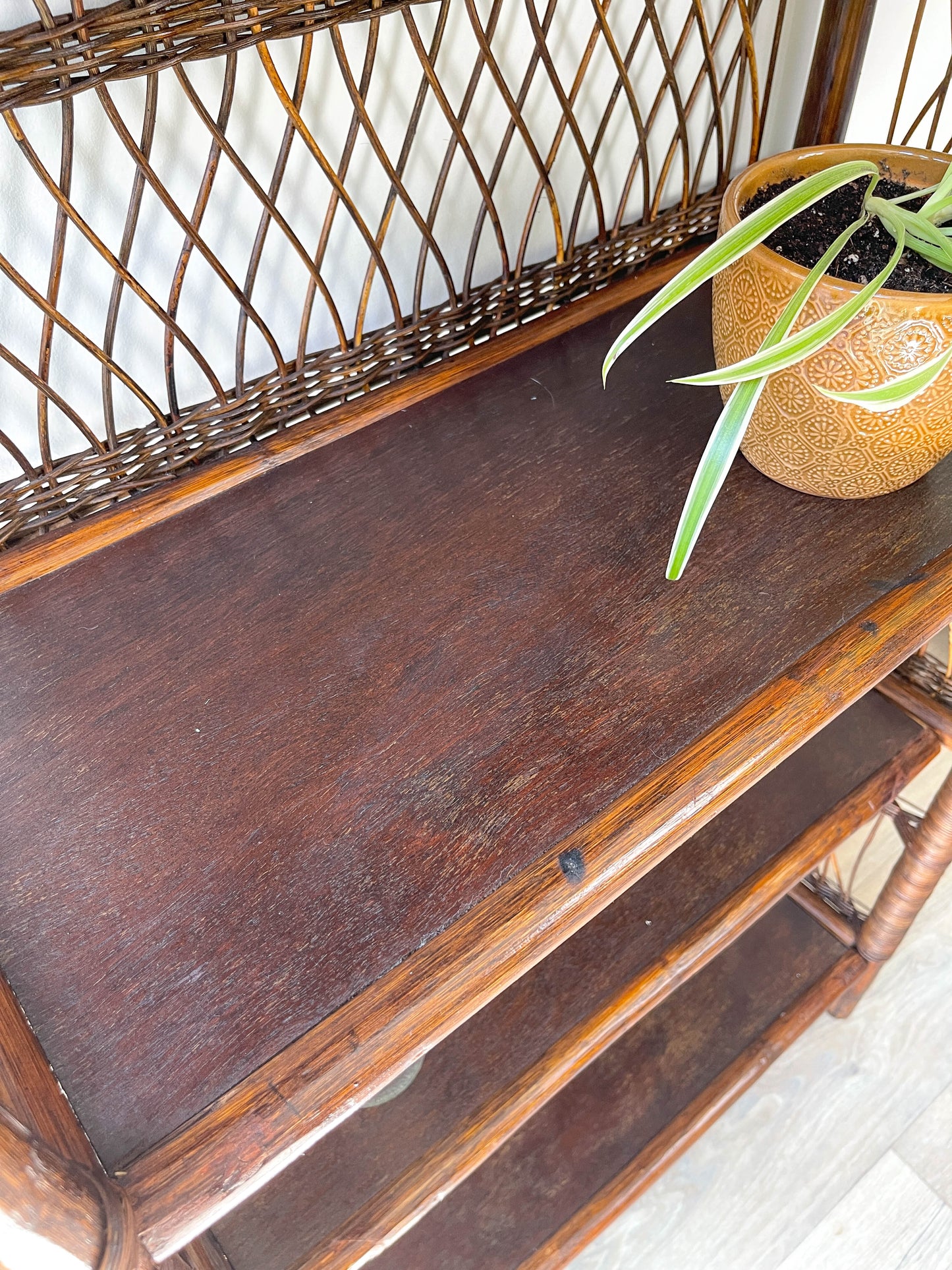 Etagère en rotin vintage style asiatique