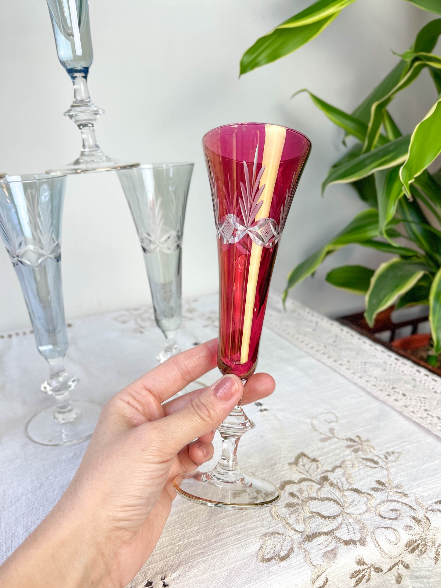 10 Flûtes à champagne cristal ciselé coloré vintage