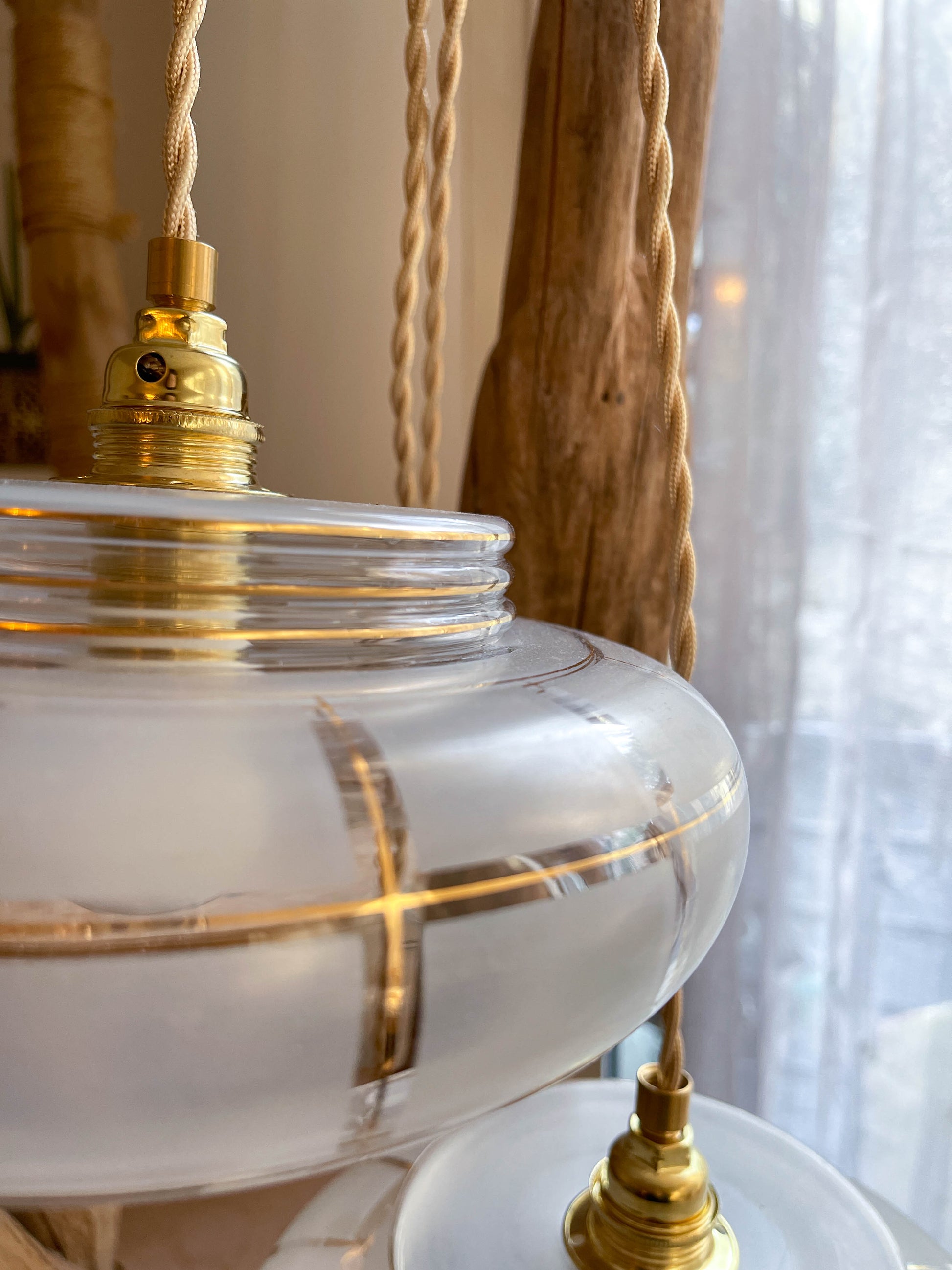 Paire de Baladeuses vintage globes verre dépoli et doré Art déco personnalisables