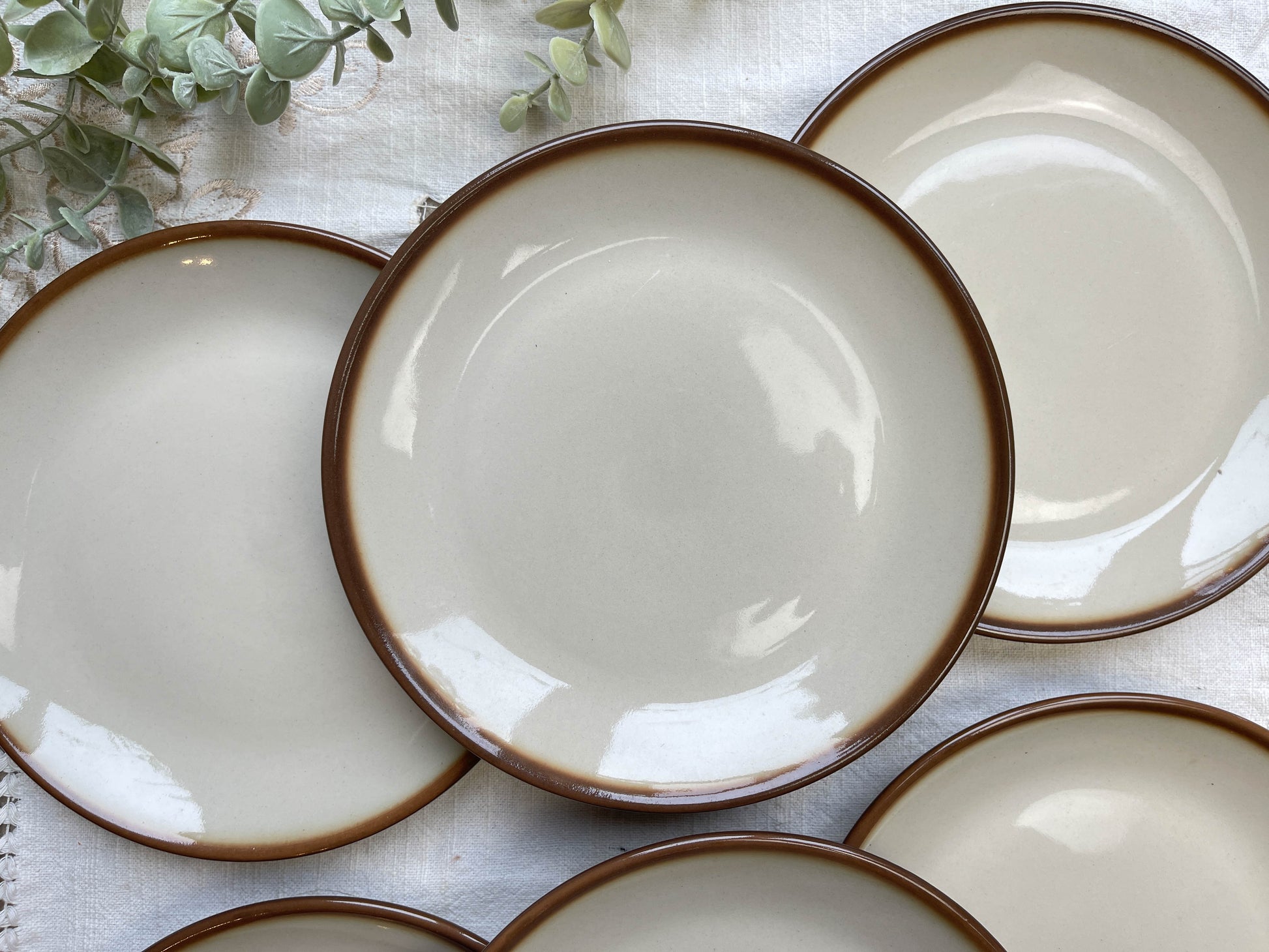 6 Petites Assiettes vintage en faïence beige marron