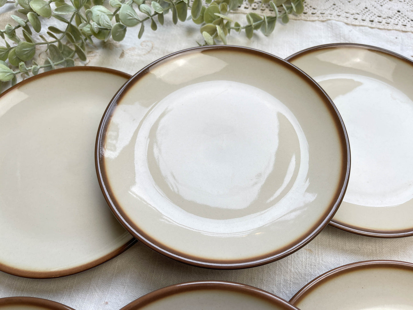 6 Petites Assiettes vintage en faïence beige marron