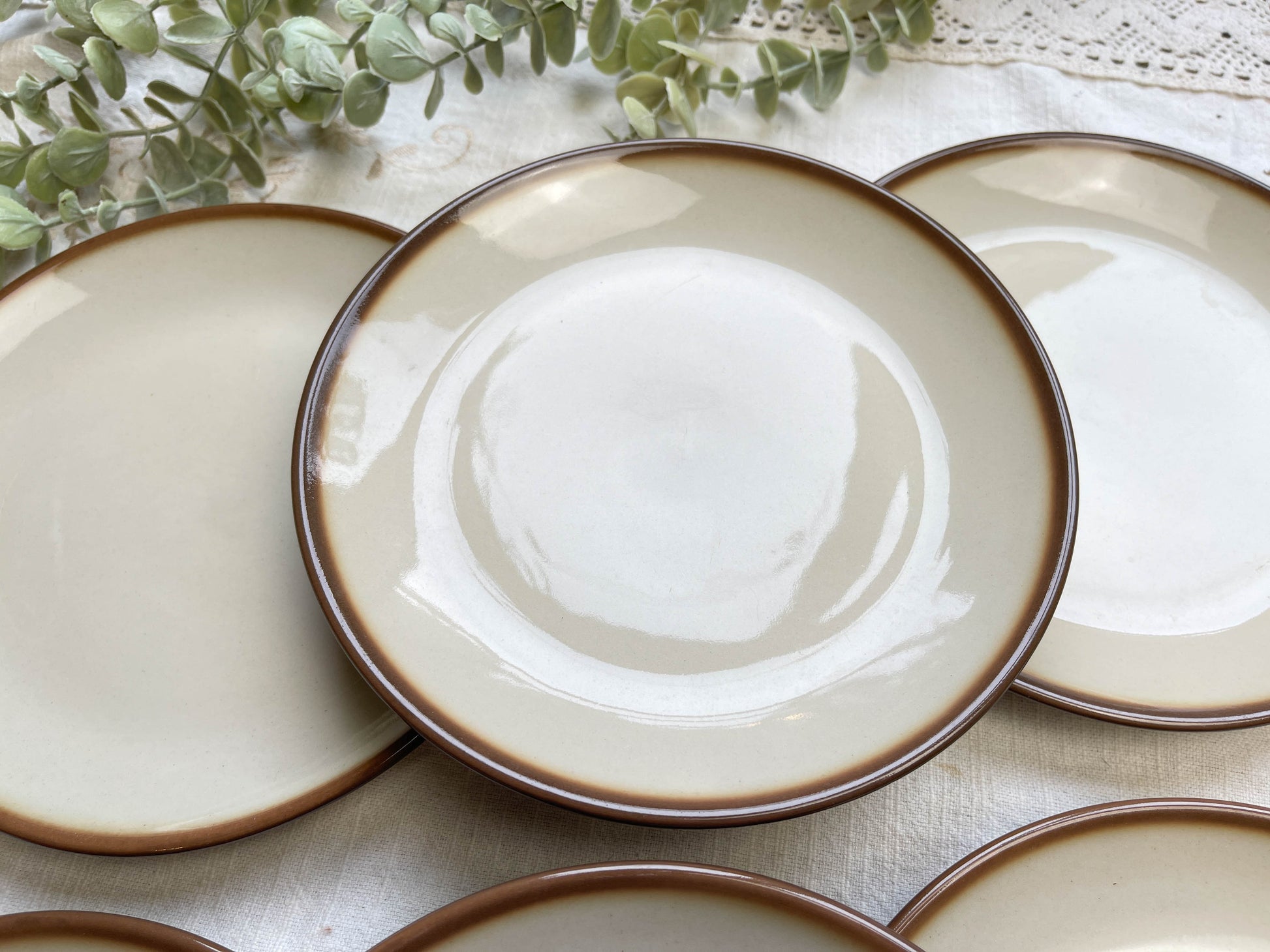 6 Petites Assiettes vintage en faïence beige marron