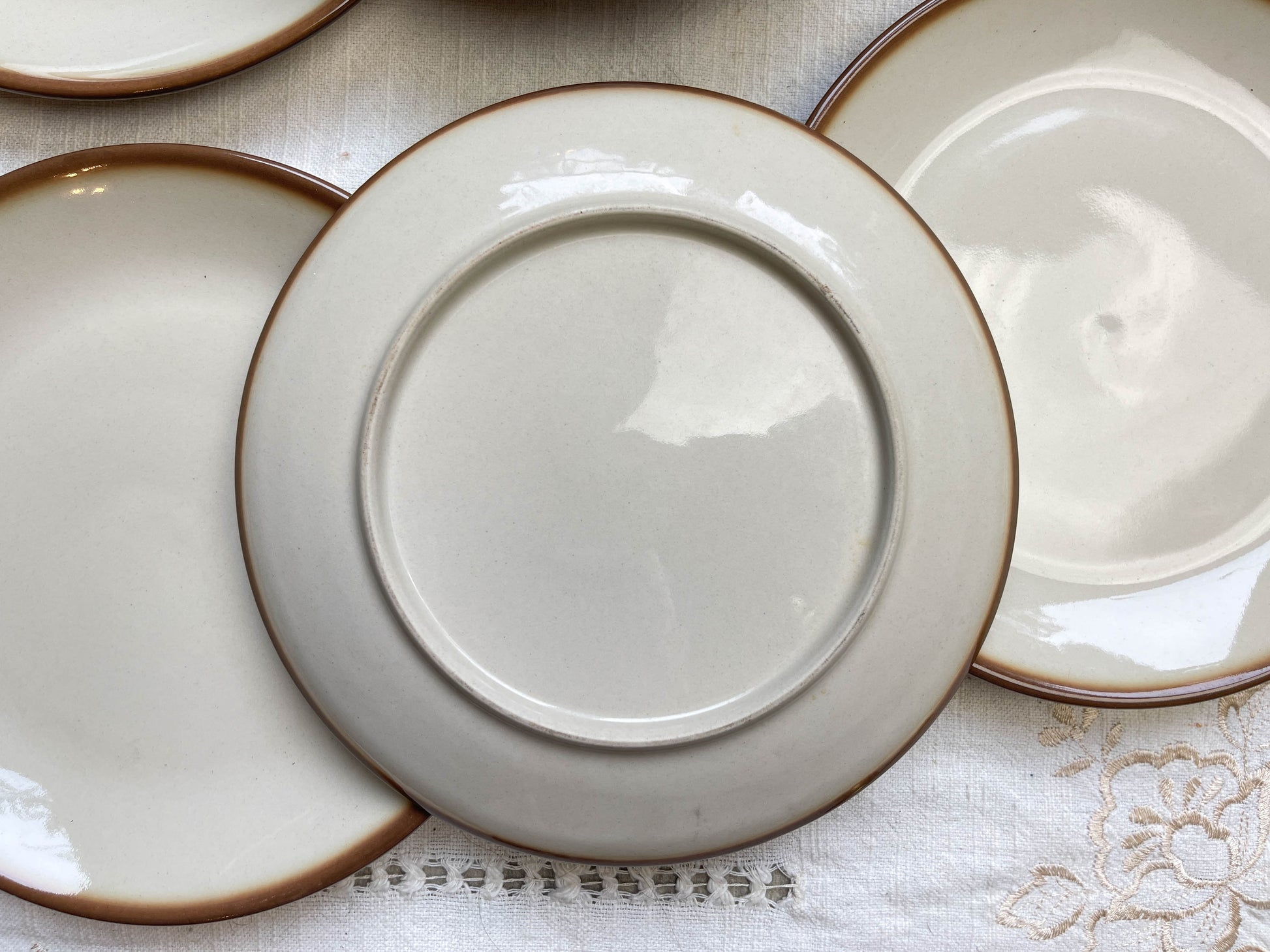 6 Petites Assiettes vintage en faïence beige marron