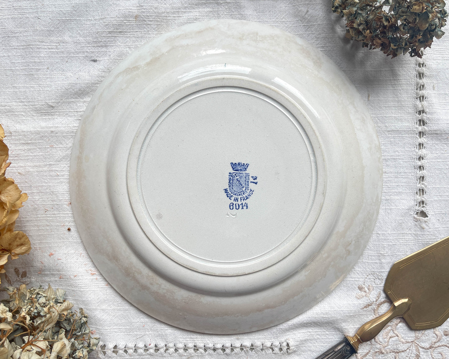 Plat rond vintage Terre de fer St Amand modèle "6014" Made in Franc