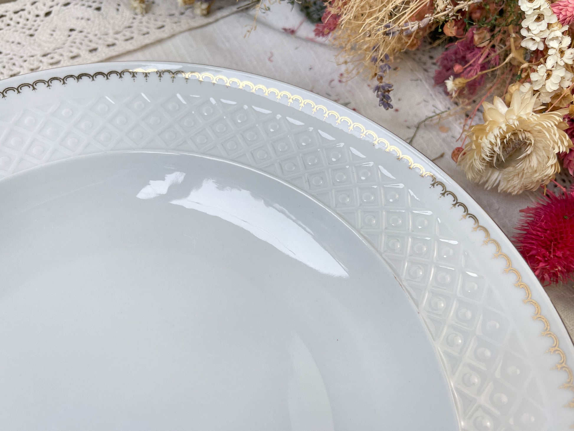 Plat creux porcelaine blanche dorée BAVARIA modèle "Annabell" -