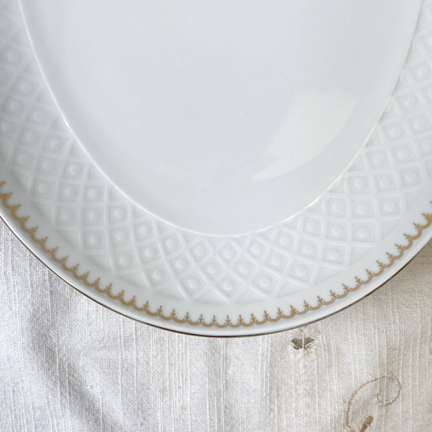 Plat oval porcelaine blanche dorée BAVARIA modèle "Annabell"