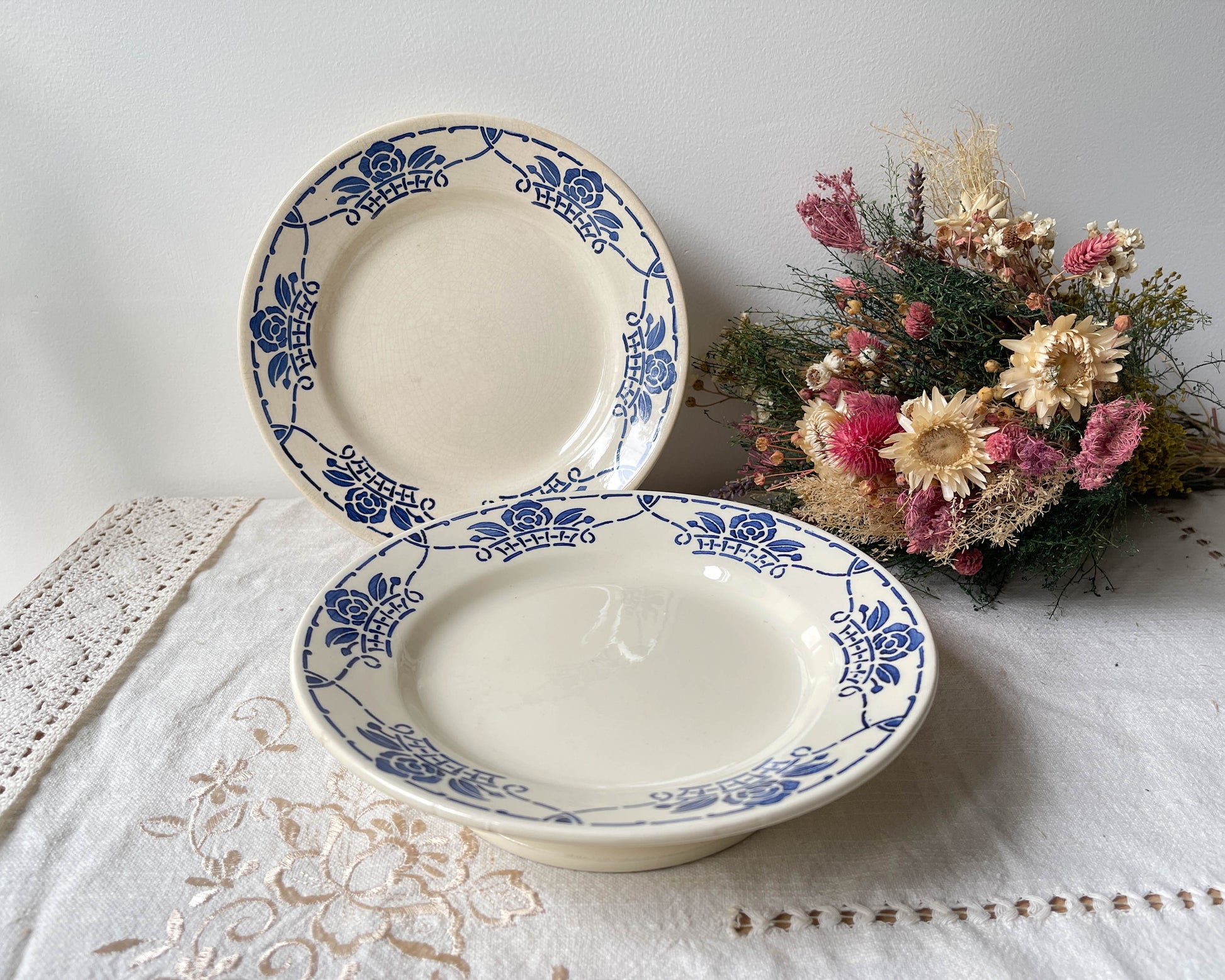 Plat piédouche vintage Terre de fer Choisy le Roi modèle Gorgette Made in France