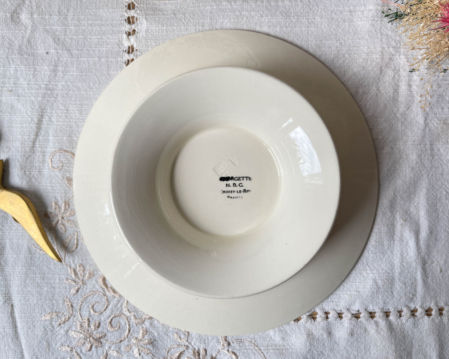 Plat piédouche vintage Terre de fer Choisy le Roi modèle Gorgette Made in France