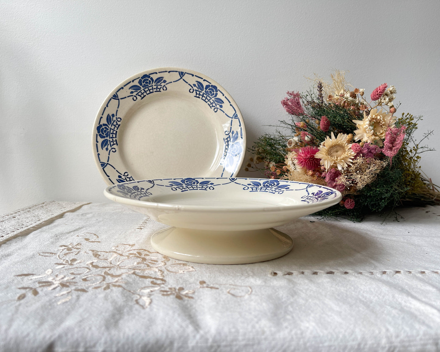 Plat piédouche vintage Terre de fer Choisy le Roi modèle Gorgette Made in France