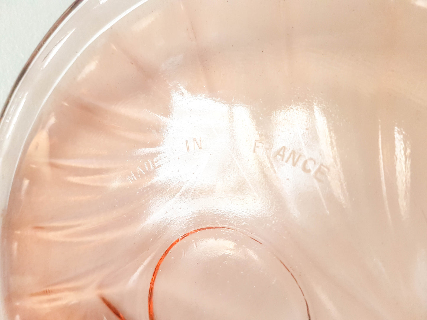 Plat vintage en verre rose style ART DECO 1950