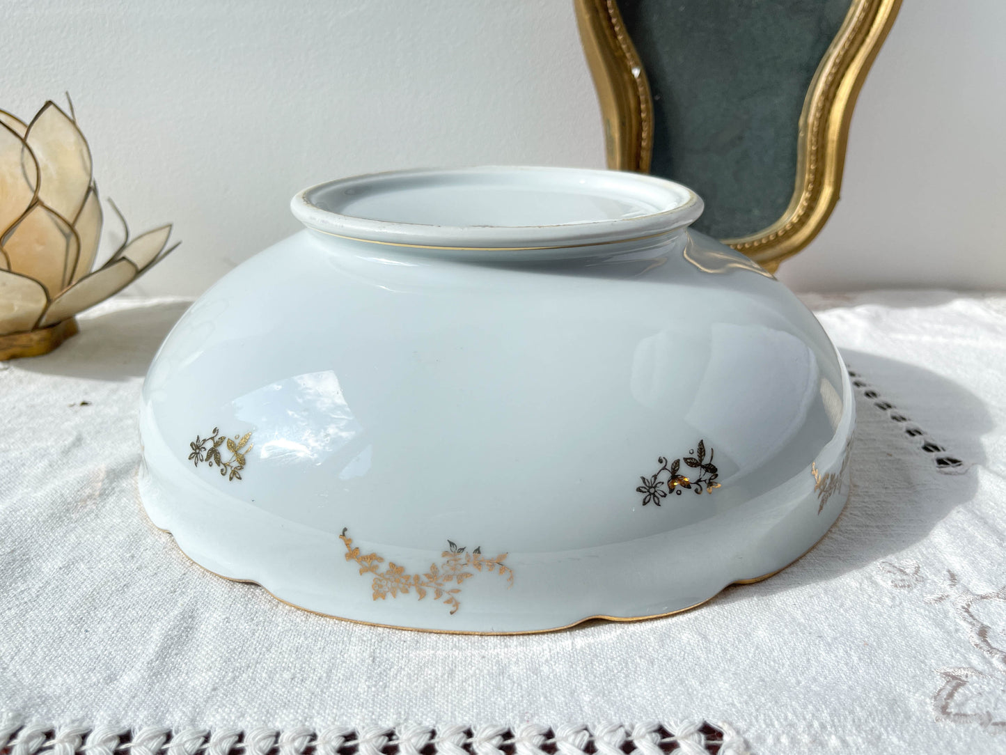 Saladier en porcelaine blanche dorée J&Ciem France 1950 motif fleuri