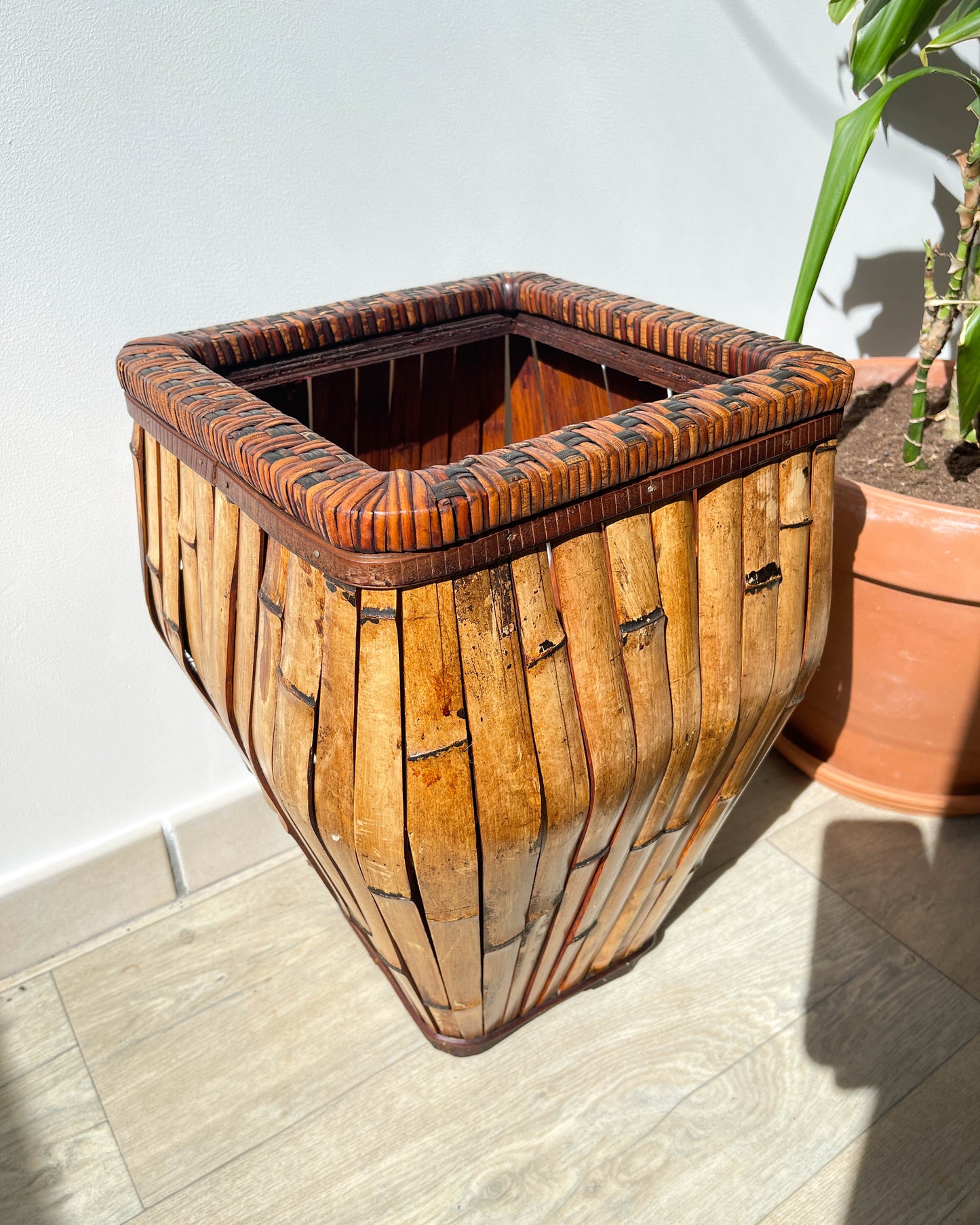 Porte parapluies vintage en rotin style colonial 1930 - Cache pot vintage en rotin