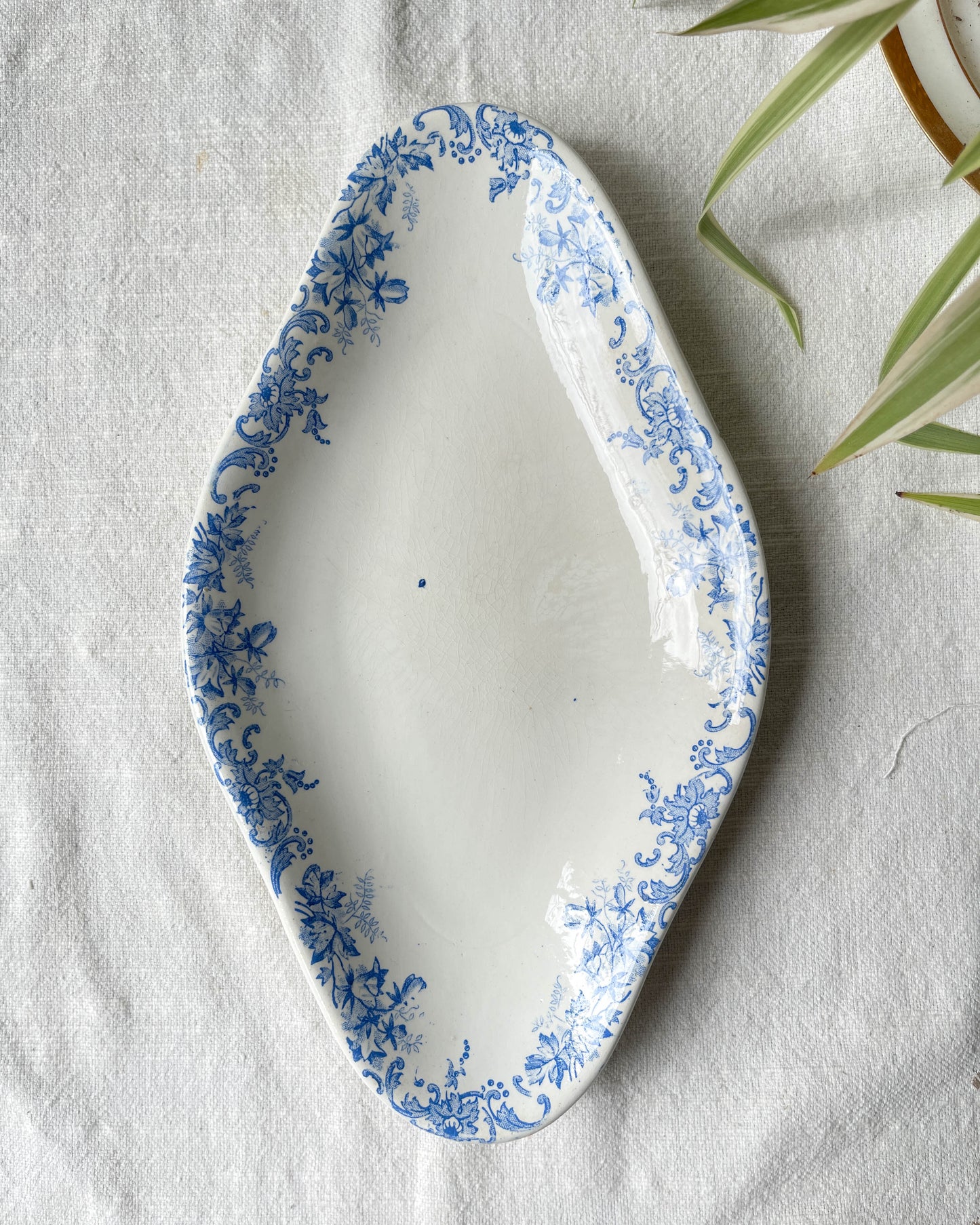 Ravier vintage Terre de fer bleue ST AMAND & HAMMAGE modèle "Campanule"