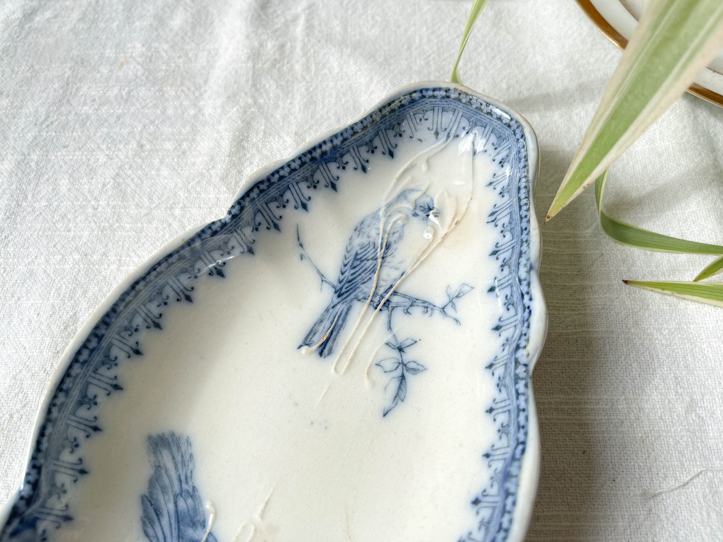 Ravier vintage Terre de fer bleue VERMONT FRERES motif oiseaux XIXème