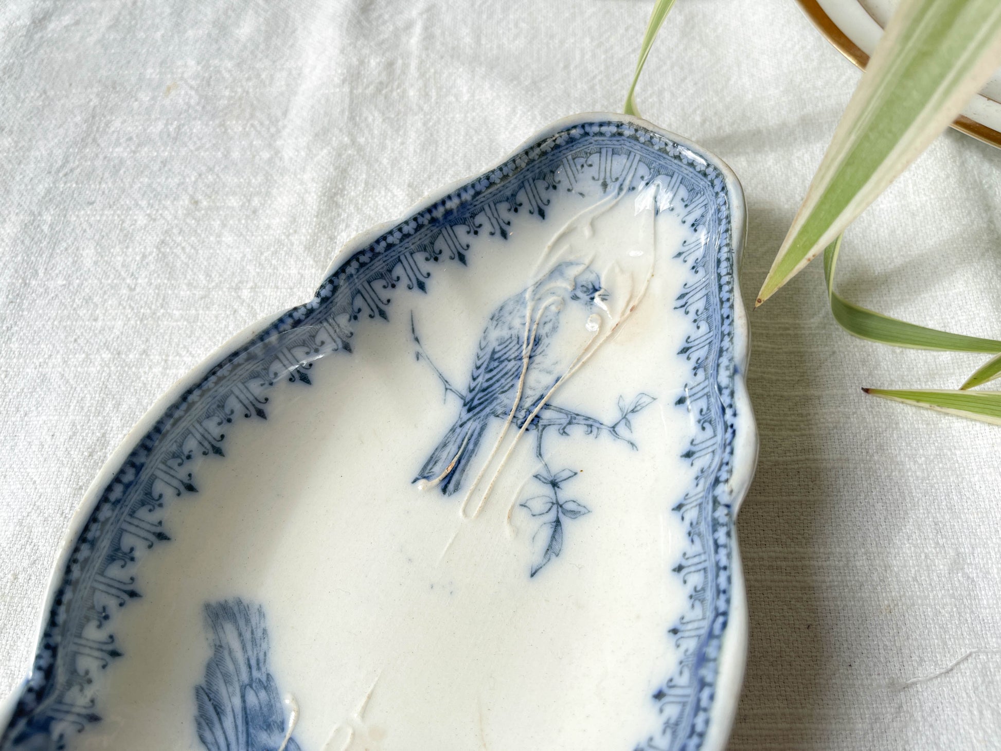 Ravier vintage Terre de fer bleue VERMONT FRERES motif oiseaux XIXème