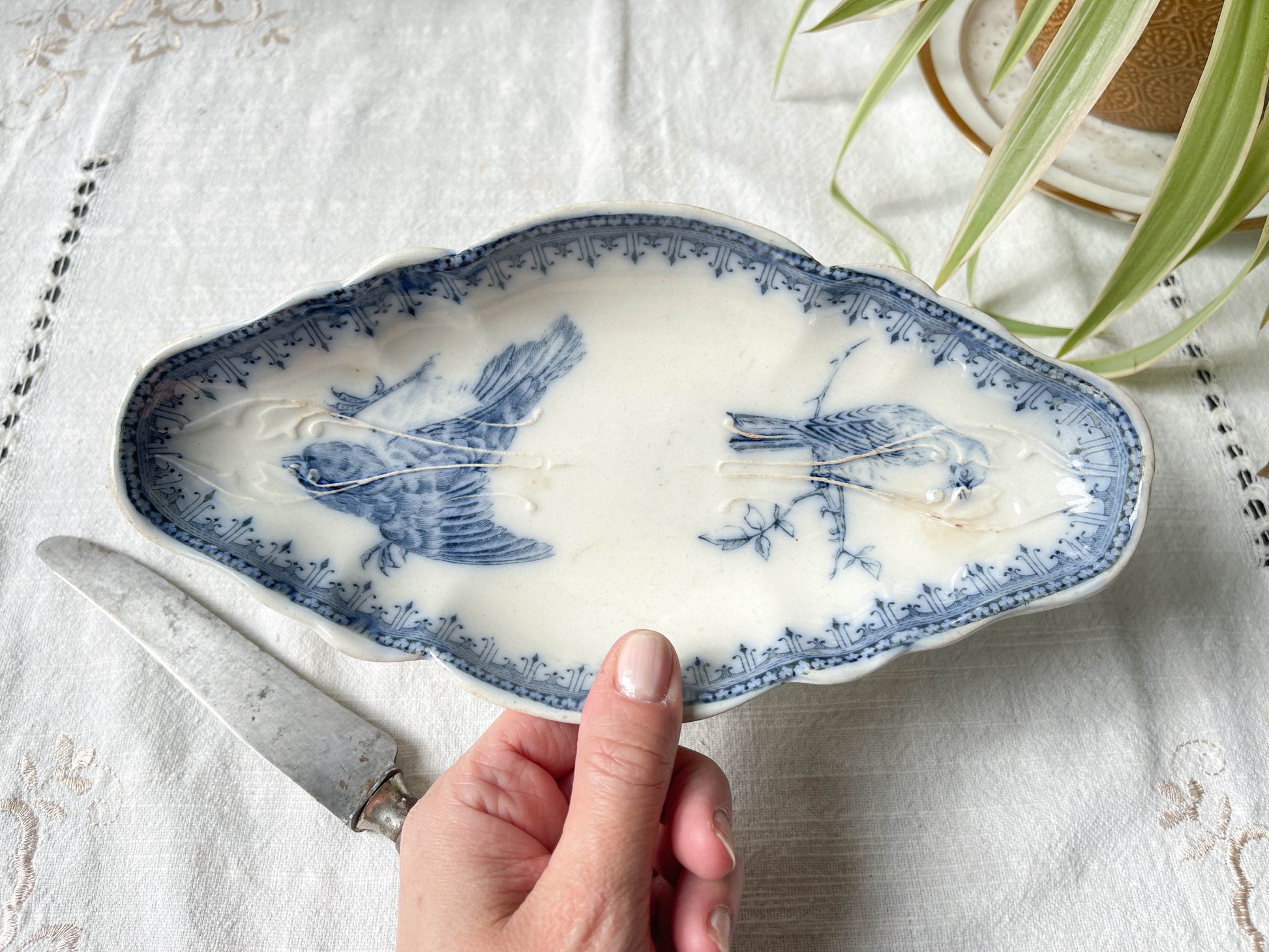 Ravier vintage Terre de fer bleue VERMONT FRERES motif oiseaux XIXème
