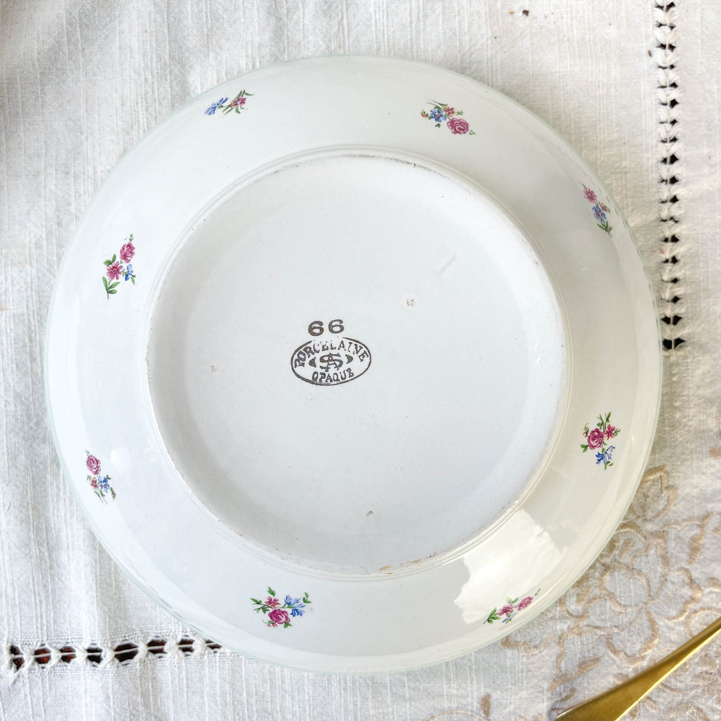 Saladier porcelaine vintage fleuri blanche verte SALINS 66 de 1950s
