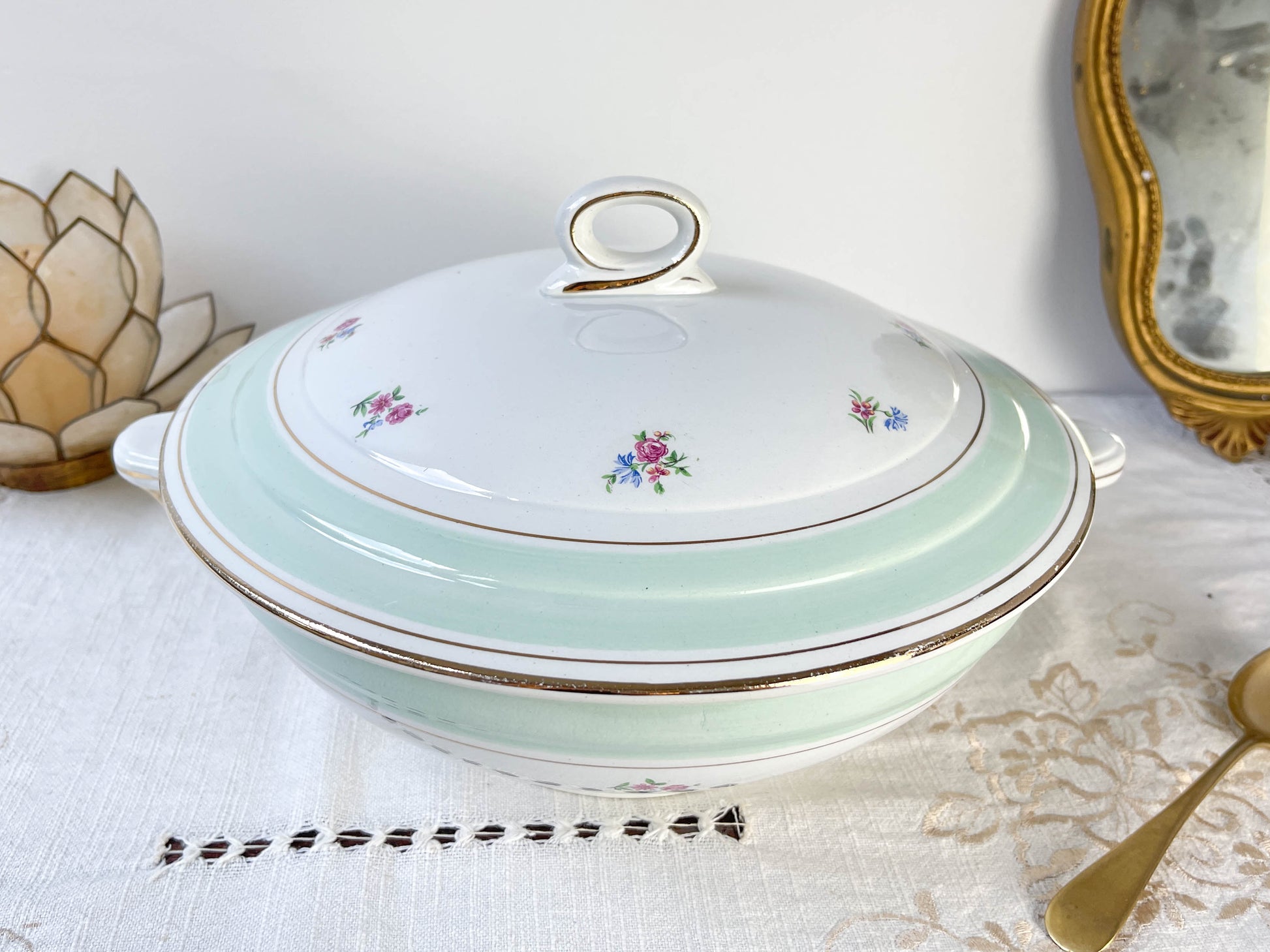Soupière porcelaine vintage fleuri blanche verte SALINS 66 de 1950s